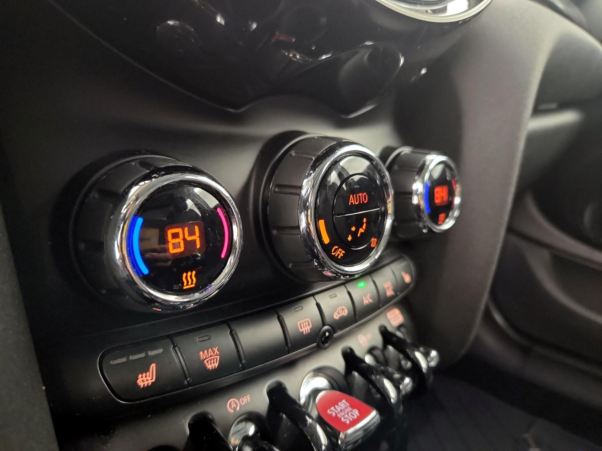 Thumbnail: 2019 MINI Cooper Hardtop - 16