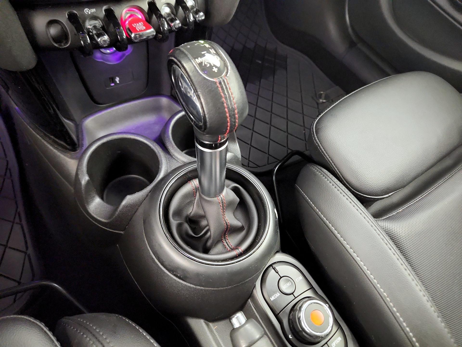 Thumbnail: 2019 MINI Cooper Hardtop - 17