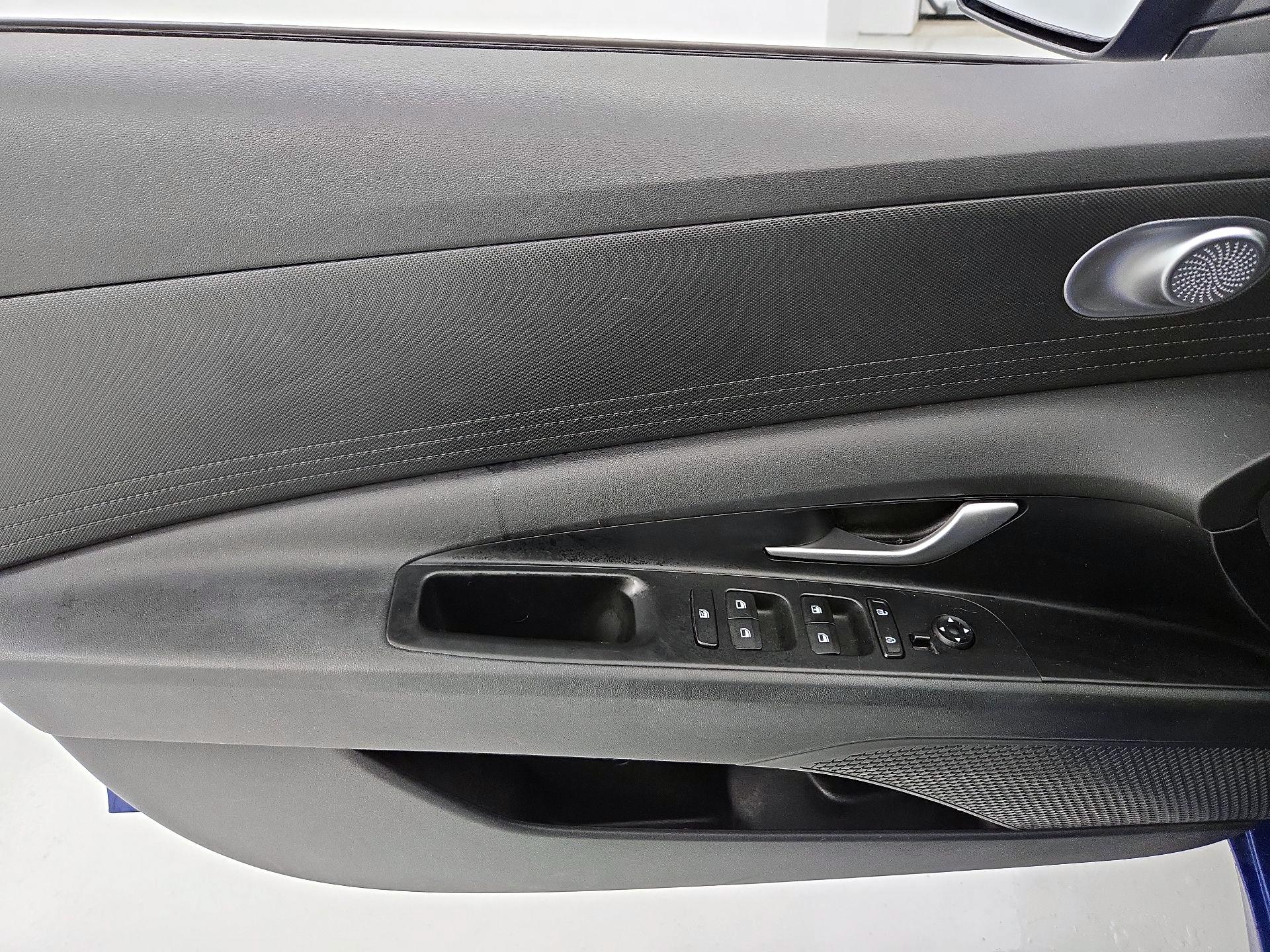 Thumbnail: 2021 Hyundai Elantra - 12