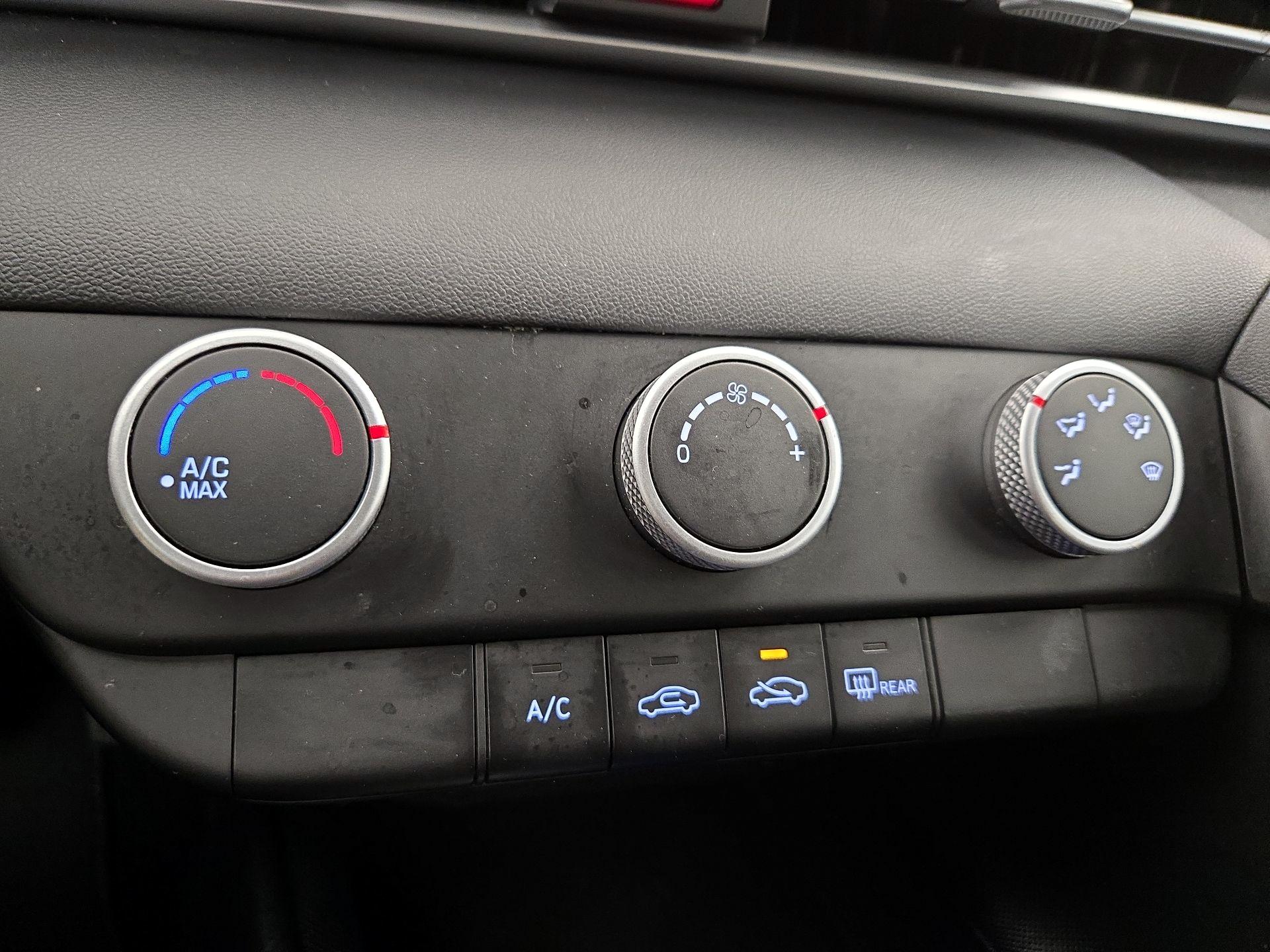 Thumbnail: 2021 Hyundai Elantra - 16