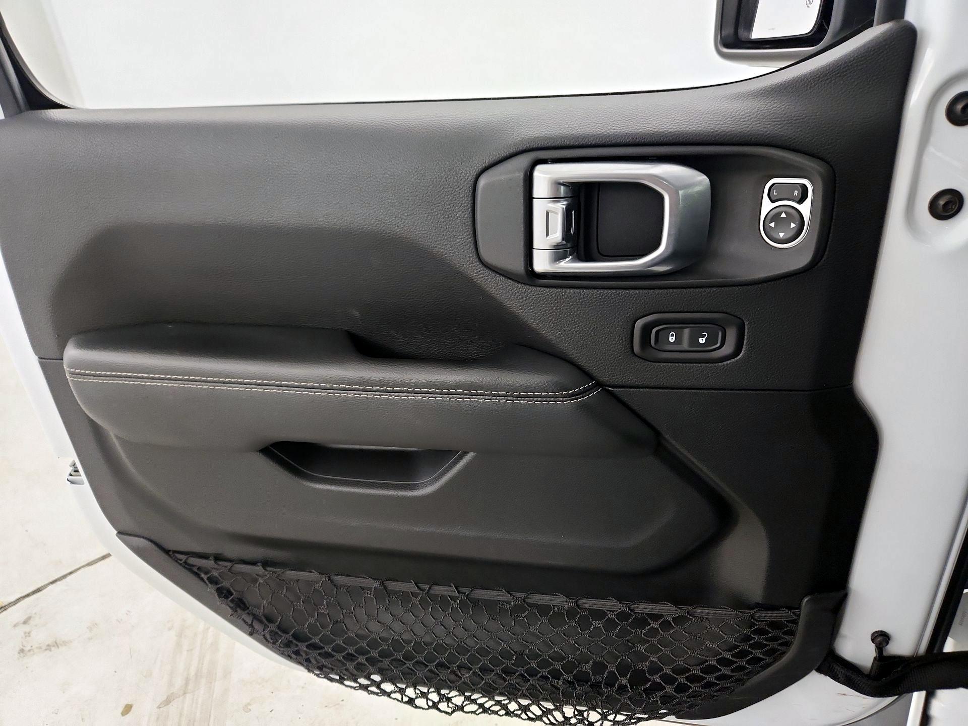 Thumbnail: 2020 Jeep Gladiator - 12