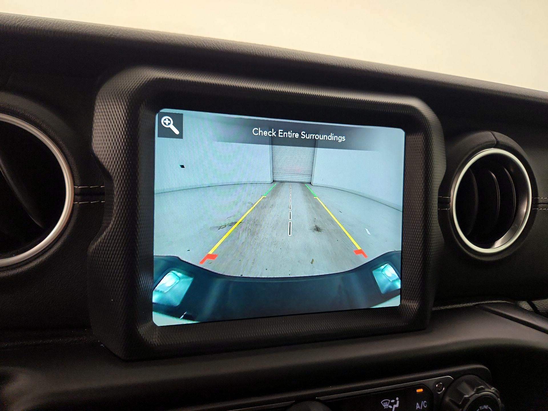 Thumbnail: 2020 Jeep Gladiator - 15