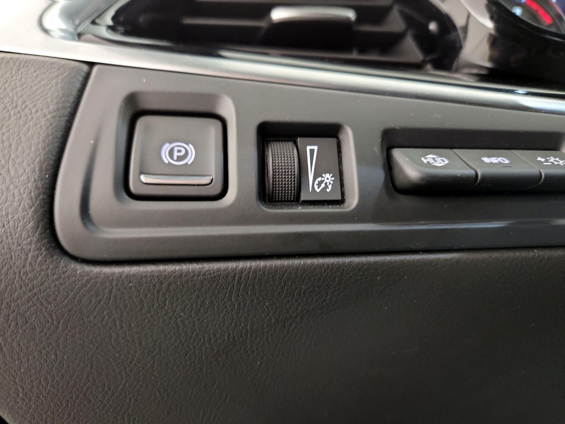 Thumbnail: 2023 Cadillac XT6 - 13