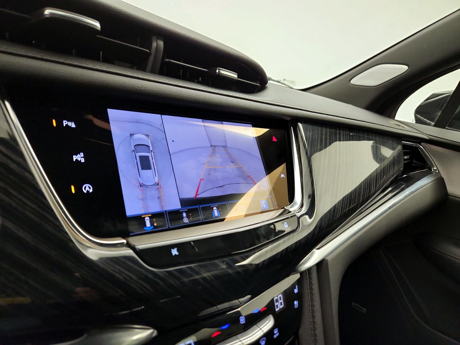 Thumbnail: 2023 Cadillac XT6 - 14