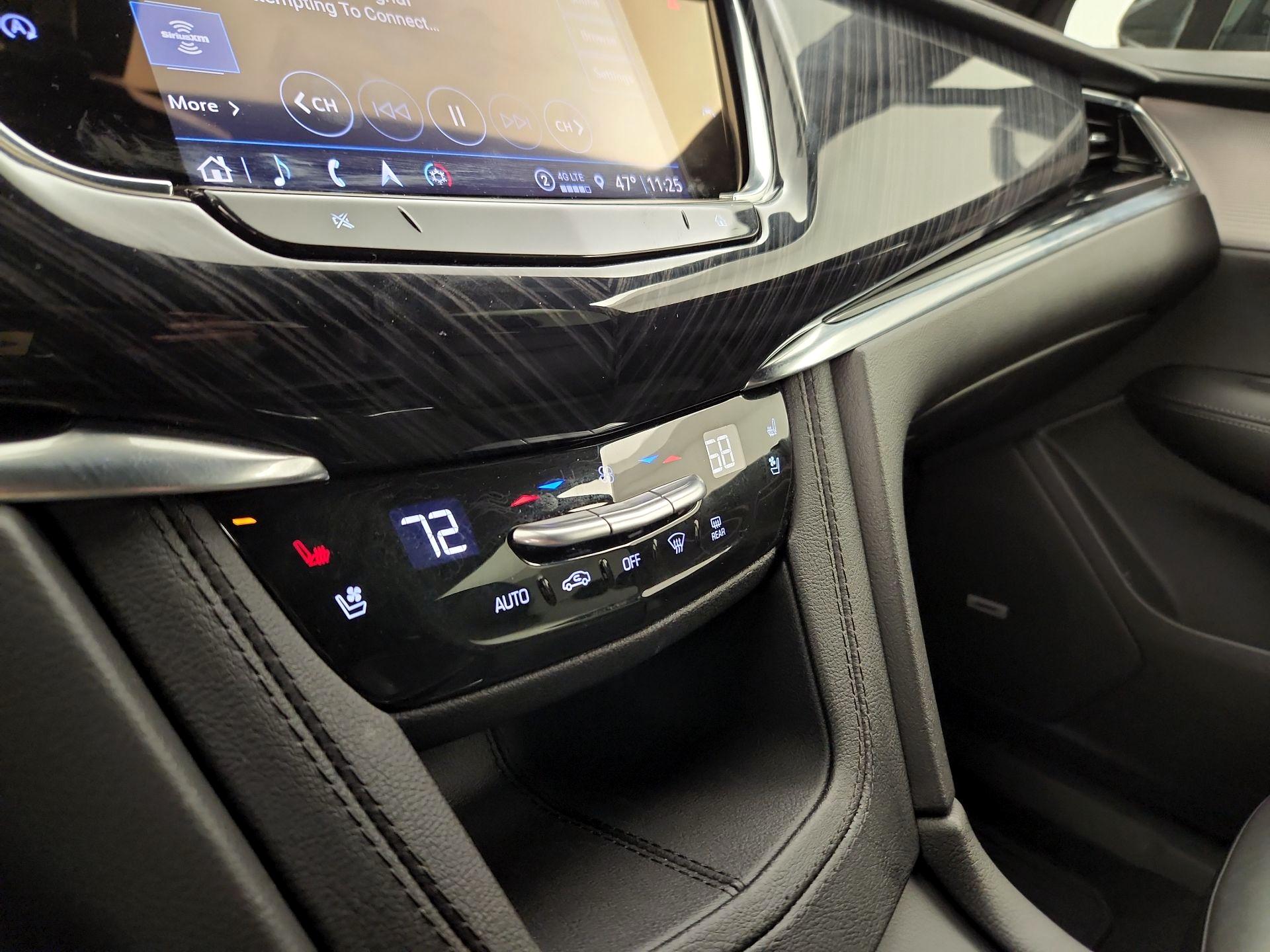 Thumbnail: 2023 Cadillac XT6 - 16