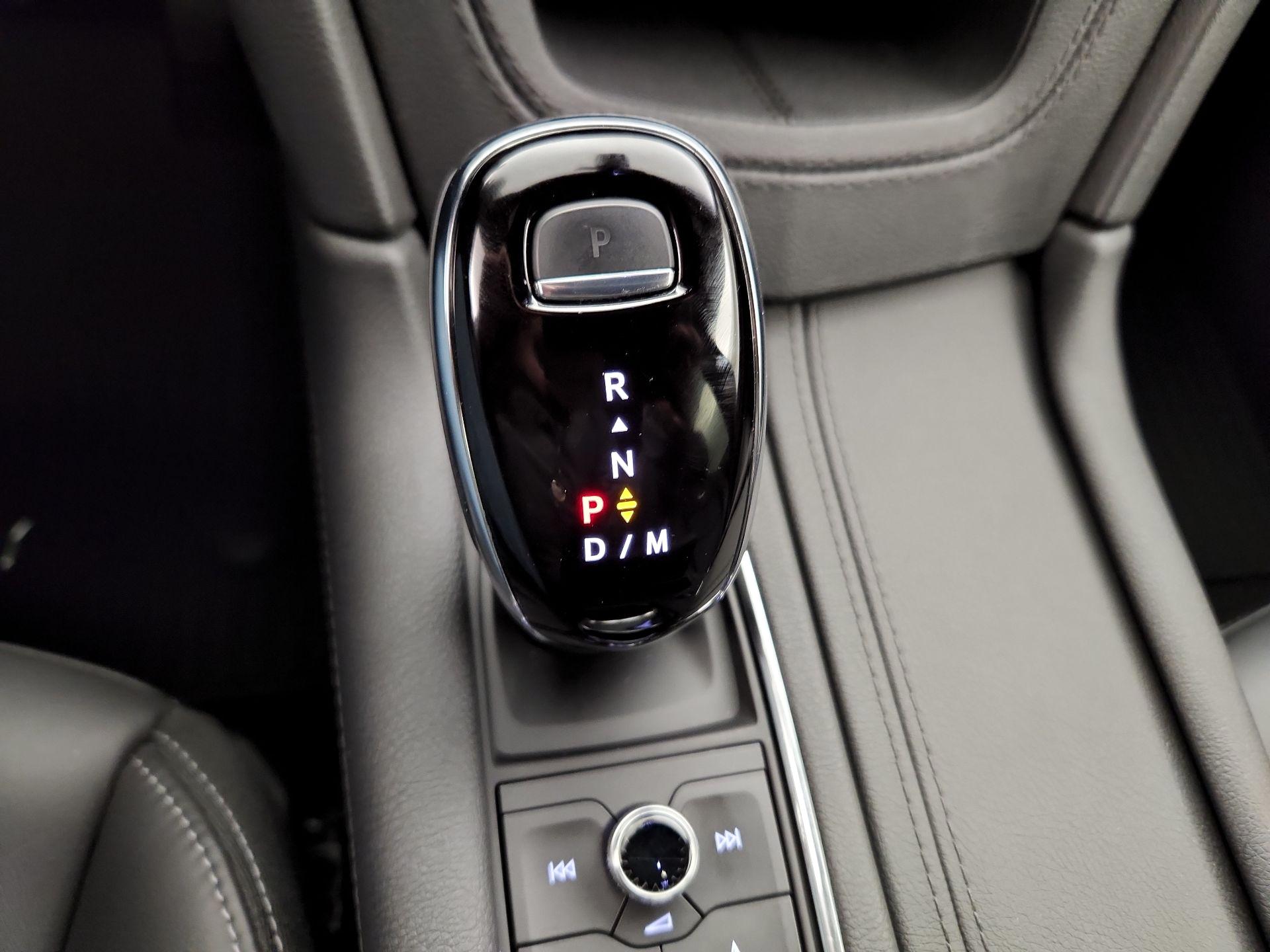 Thumbnail: 2023 Cadillac XT6 - 17