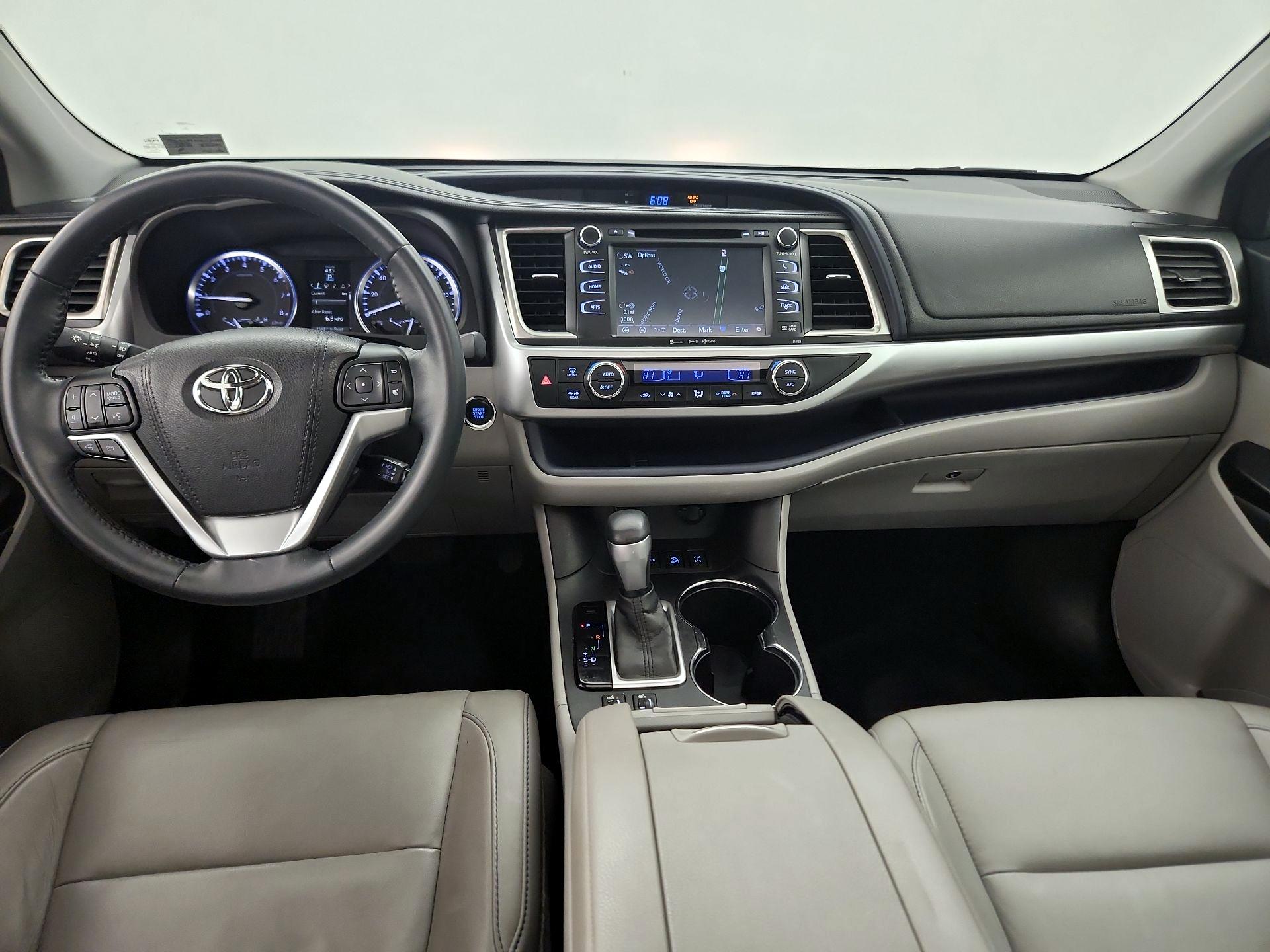 Thumbnail: 2016 Toyota Highlander - 9