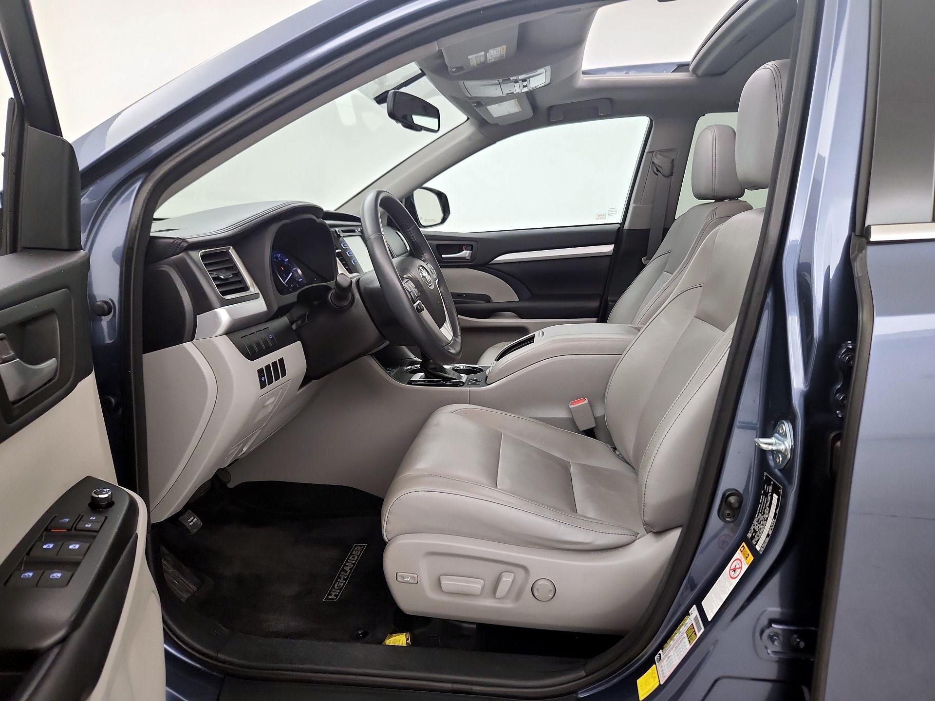 Thumbnail: 2016 Toyota Highlander - 11