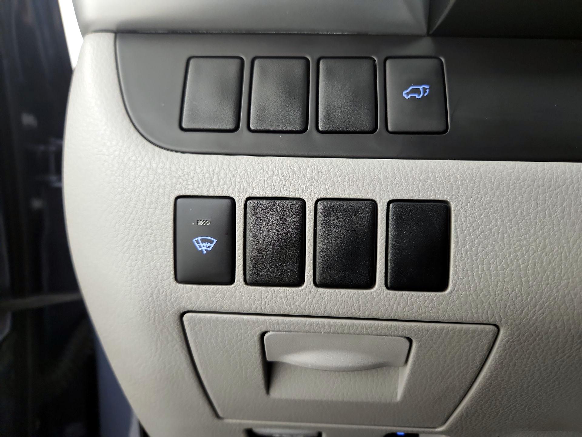 Thumbnail: 2016 Toyota Highlander - 13