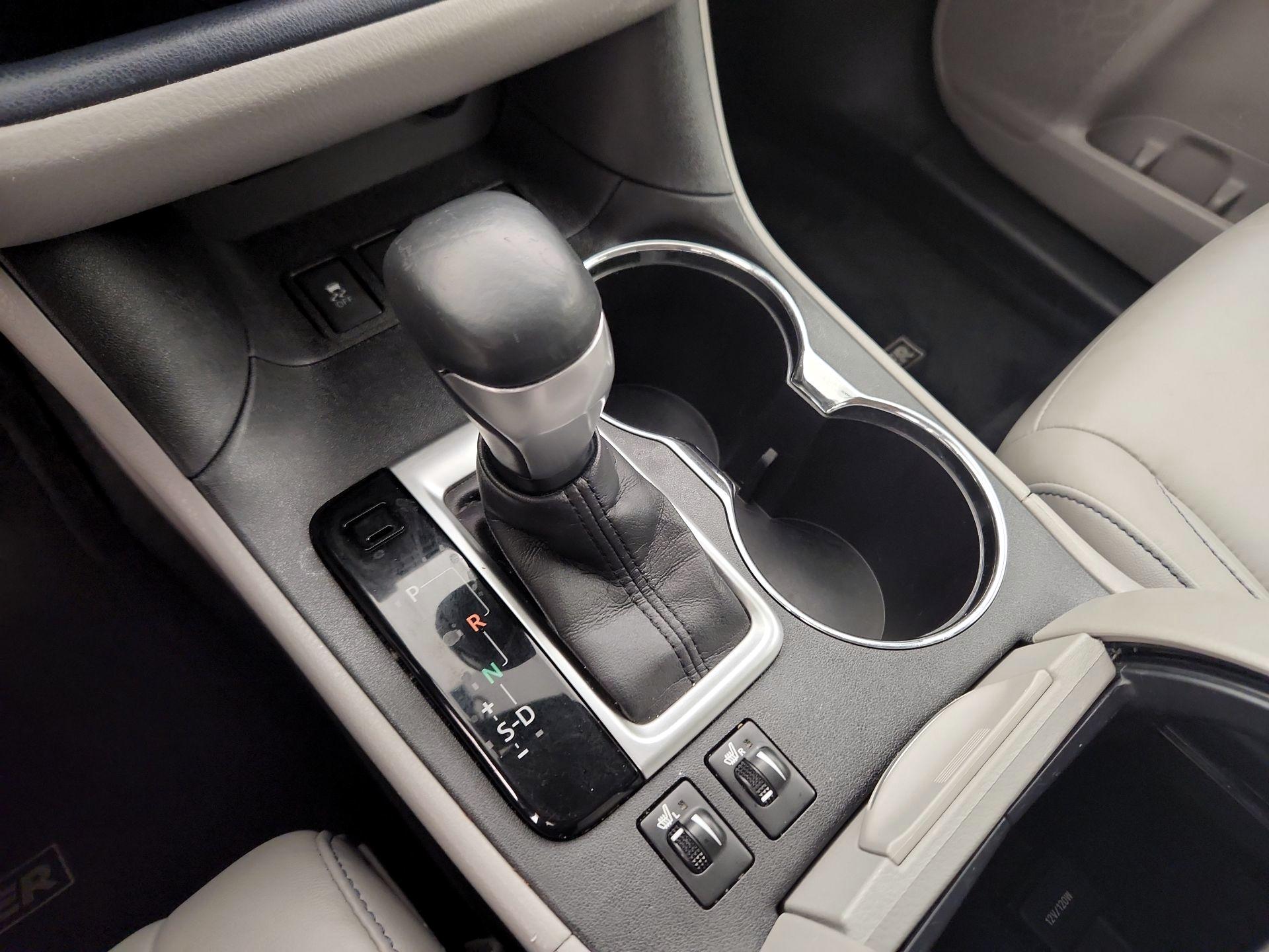 Thumbnail: 2016 Toyota Highlander - 18