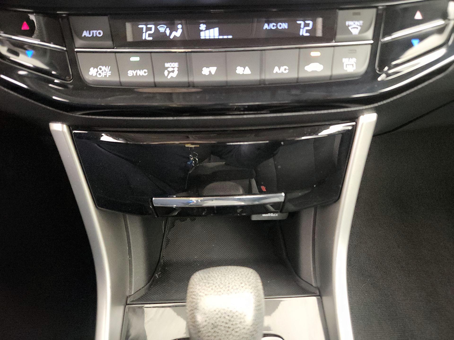 Thumbnail: 2016 Honda Accord - 16