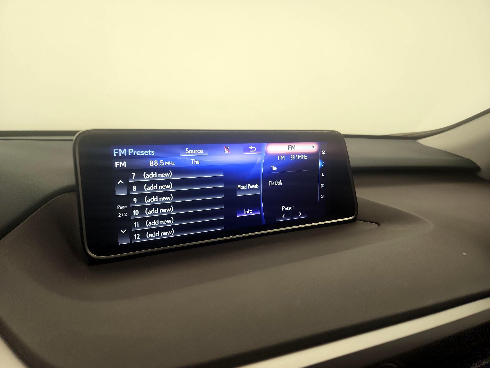 Thumbnail: 2019 Lexus RX - 16