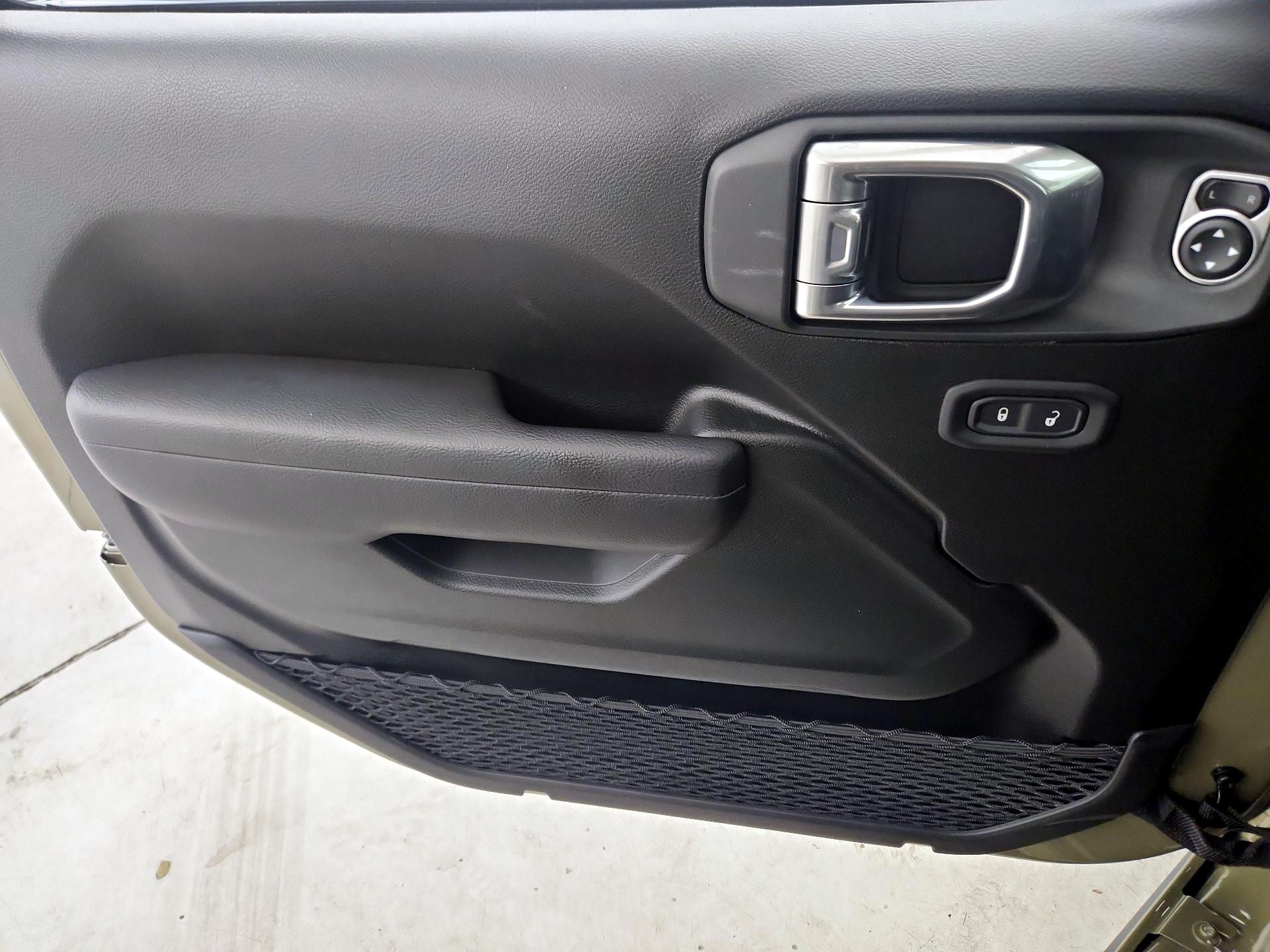 Thumbnail: 2025 Jeep Wrangler - 12