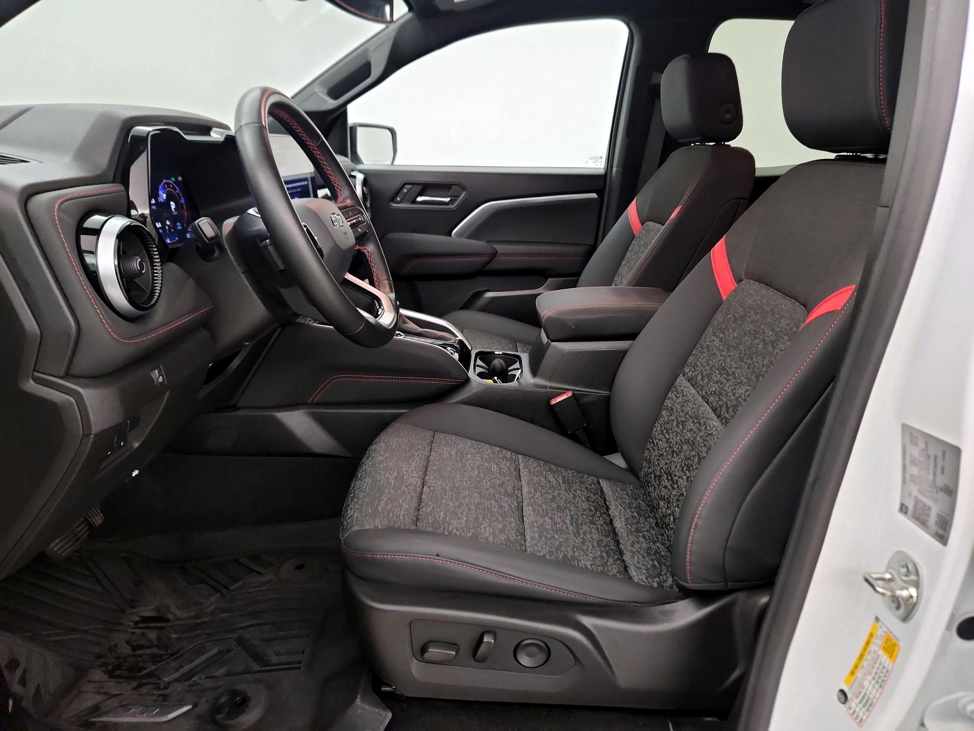 Thumbnail: 2024 Chevrolet Colorado - 11