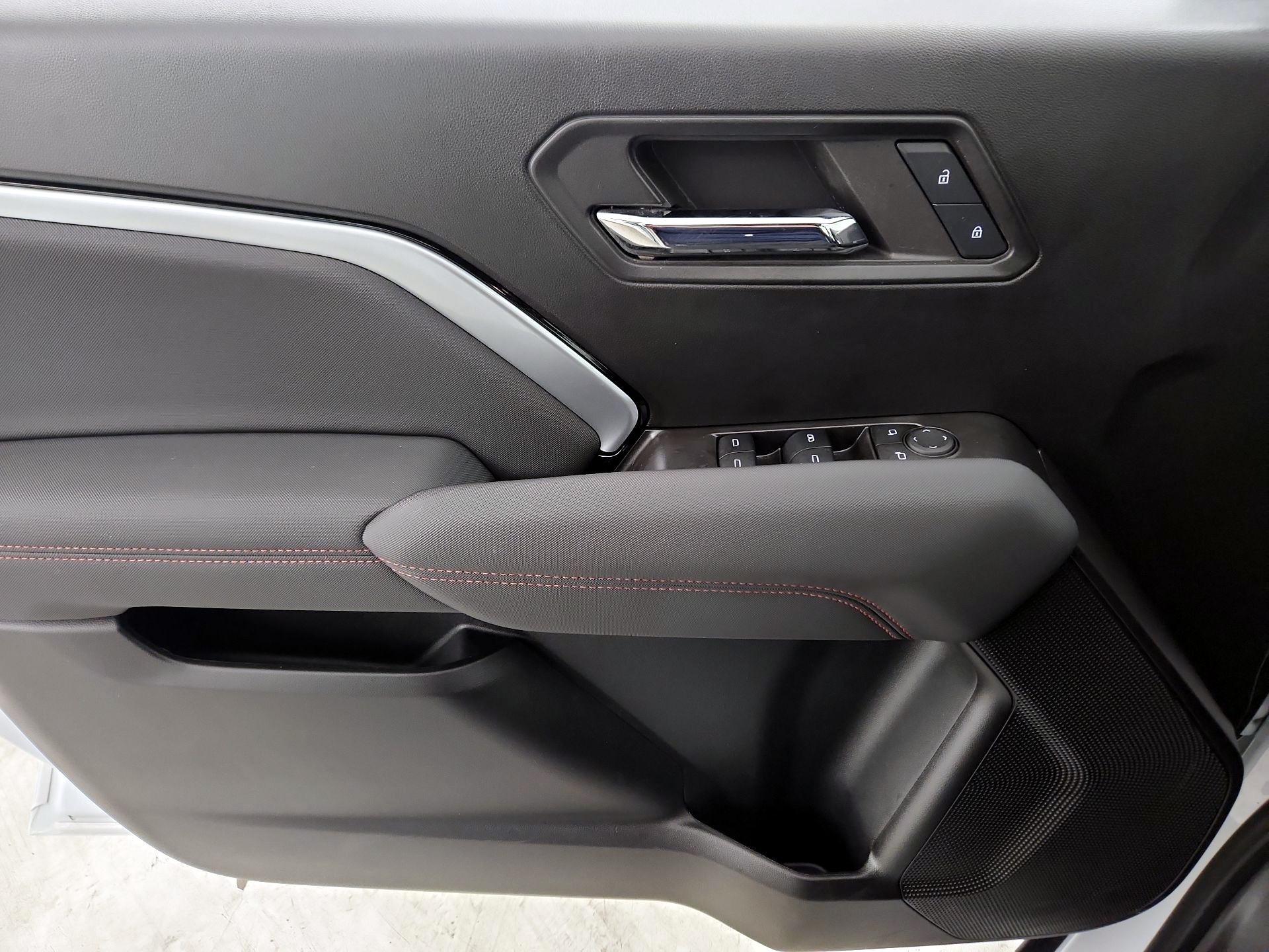 Thumbnail: 2024 Chevrolet Colorado - 12