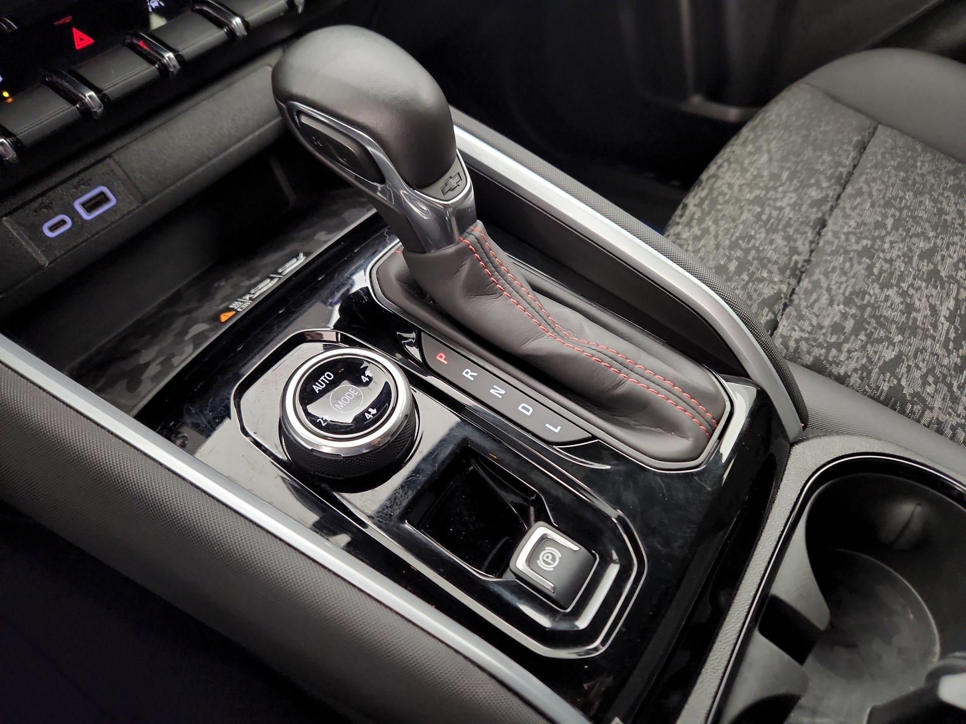 Thumbnail: 2024 Chevrolet Colorado - 18