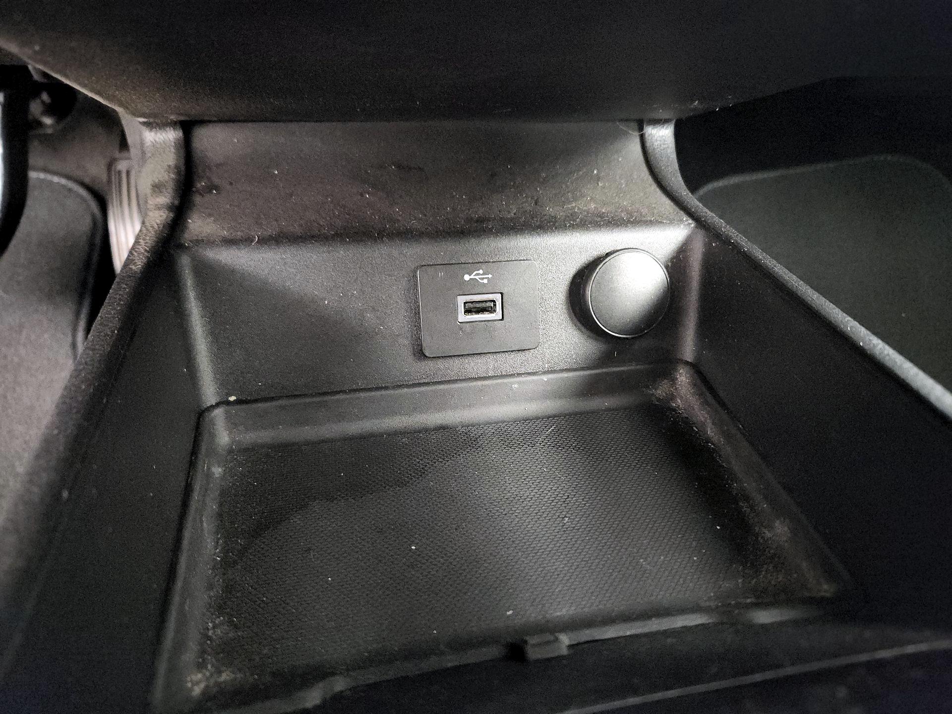 Thumbnail: 2018 Ford Fusion - 18