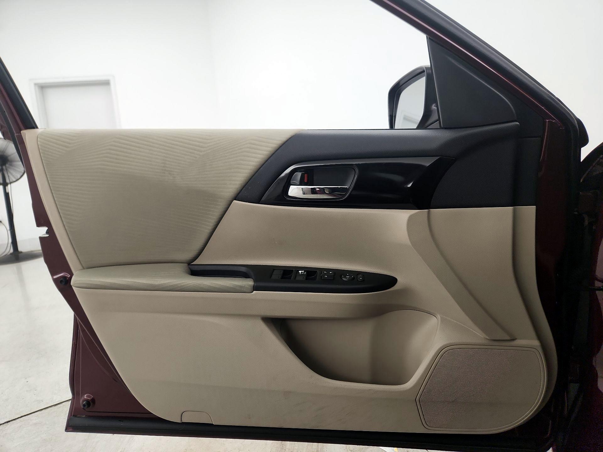 Thumbnail: 2016 Honda Accord - 12