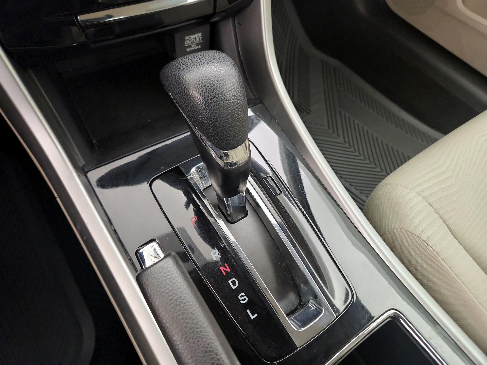 Thumbnail: 2016 Honda Accord - 17