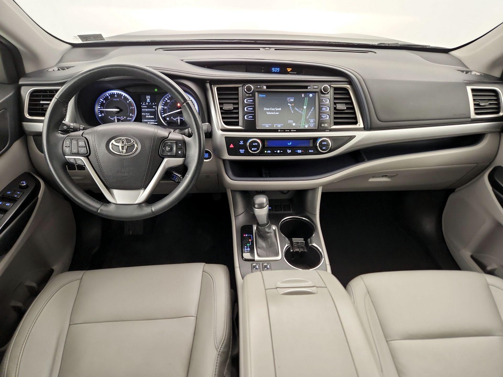 Thumbnail: 2016 Toyota Highlander - 9
