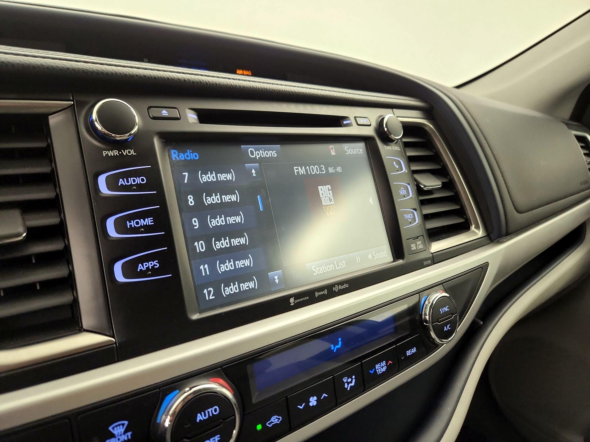 Thumbnail: 2016 Toyota Highlander - 16