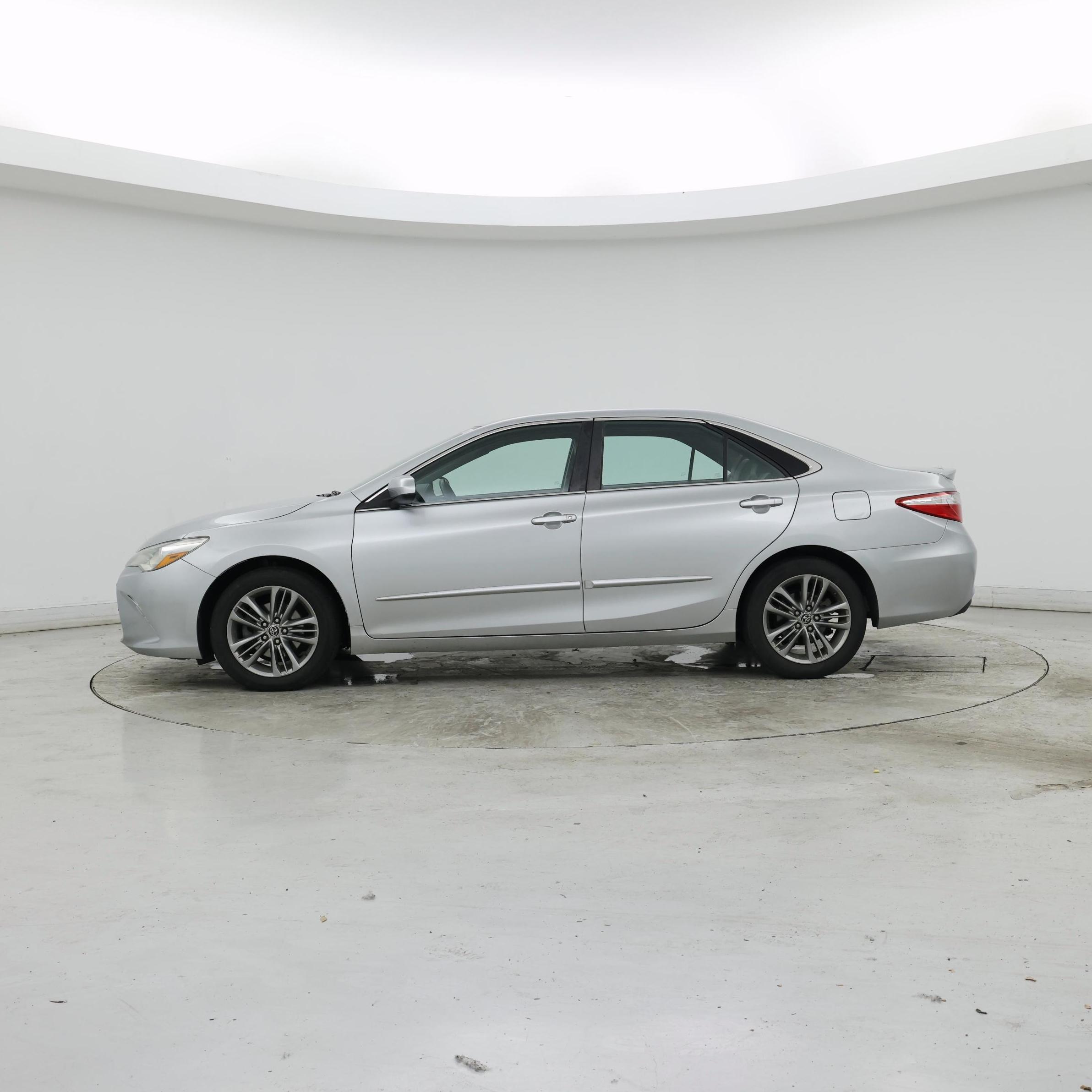 Thumbnail: 2015 Toyota Camry - 3