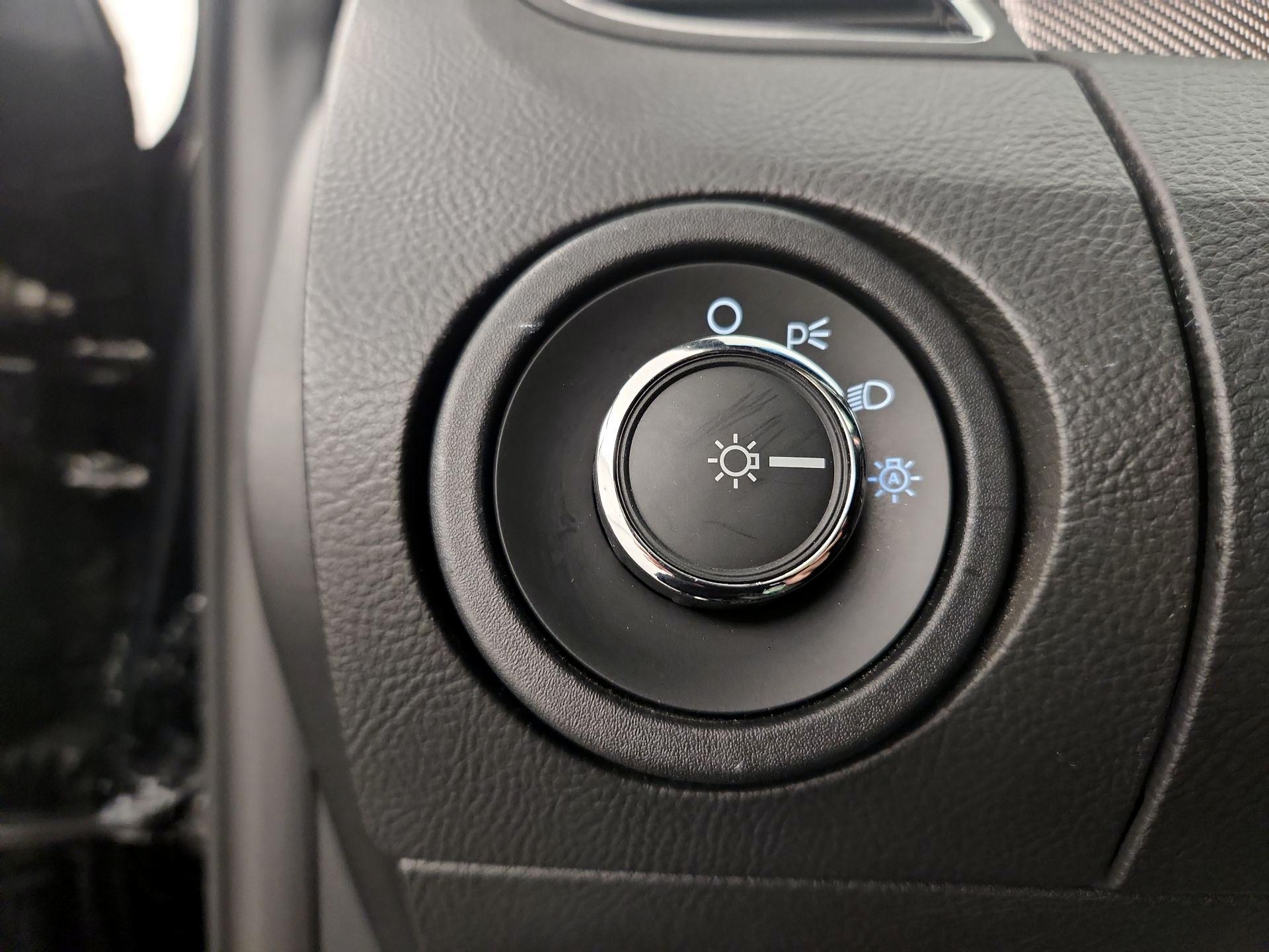 Thumbnail: 2018 Ford Taurus - 13