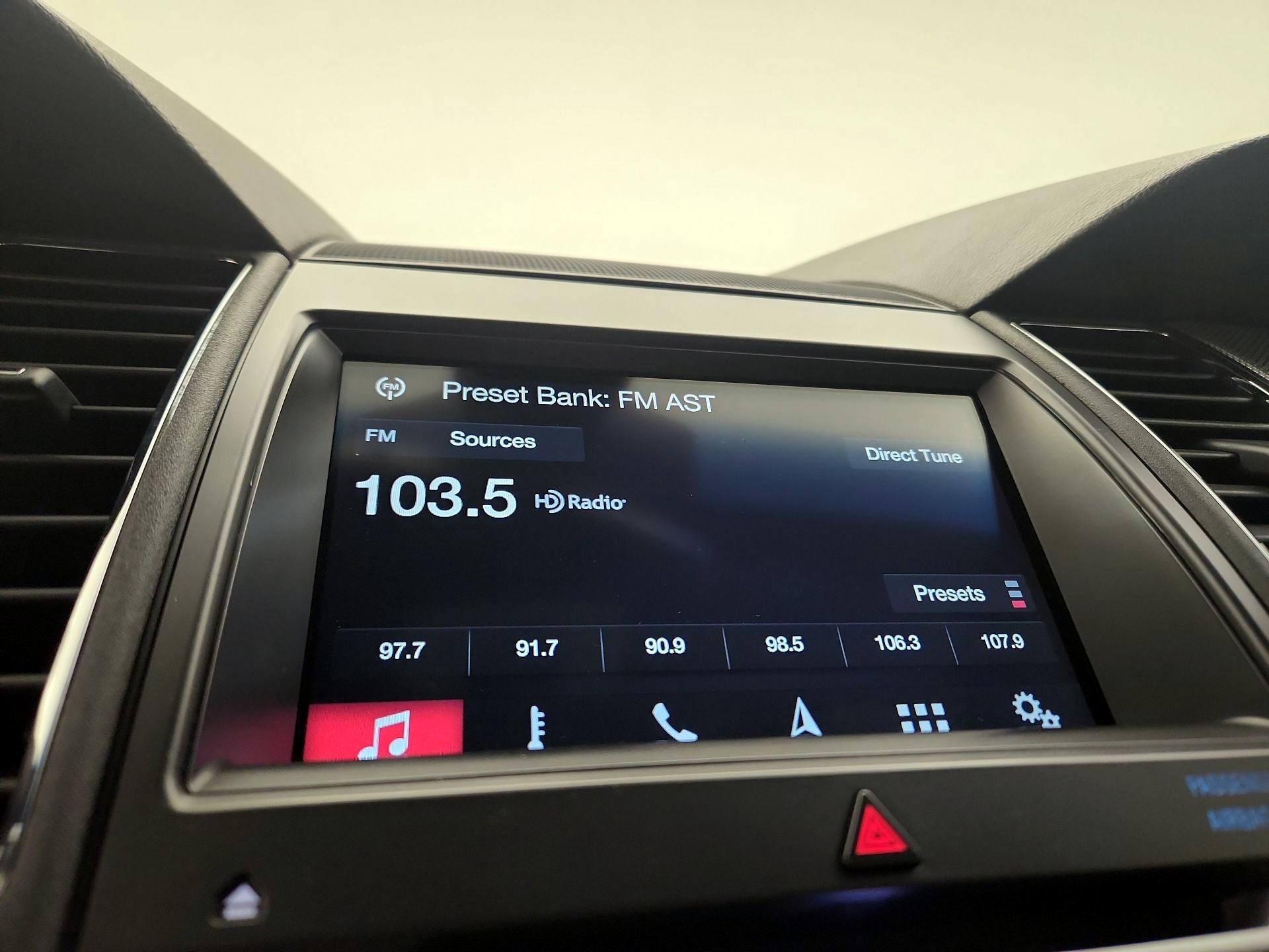 Thumbnail: 2018 Ford Taurus - 16