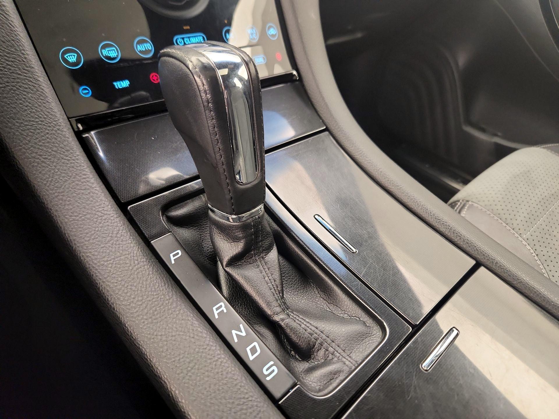 Thumbnail: 2018 Ford Taurus - 18