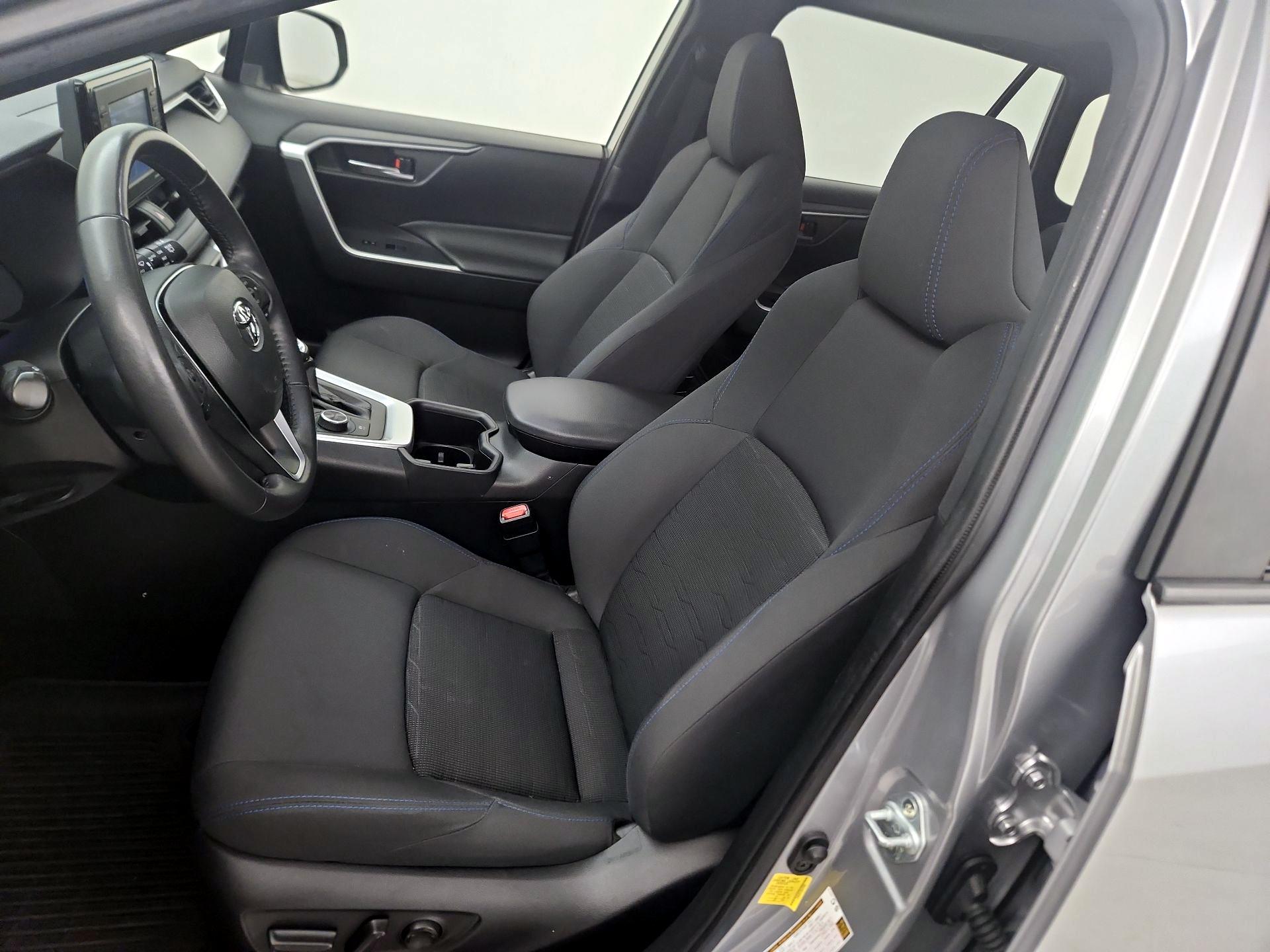 Thumbnail: 2022 Toyota RAV4 - 11