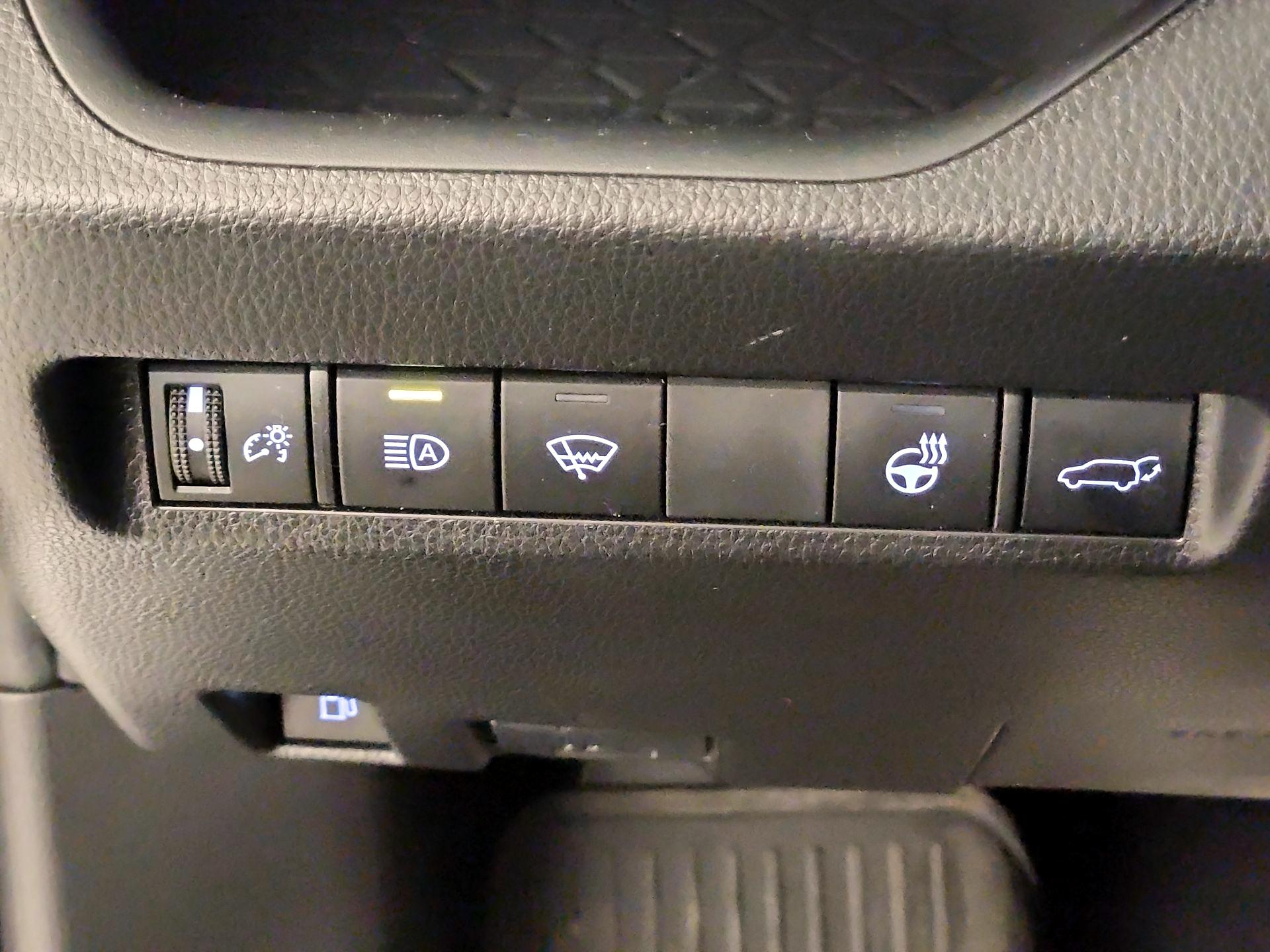 Thumbnail: 2022 Toyota RAV4 - 13