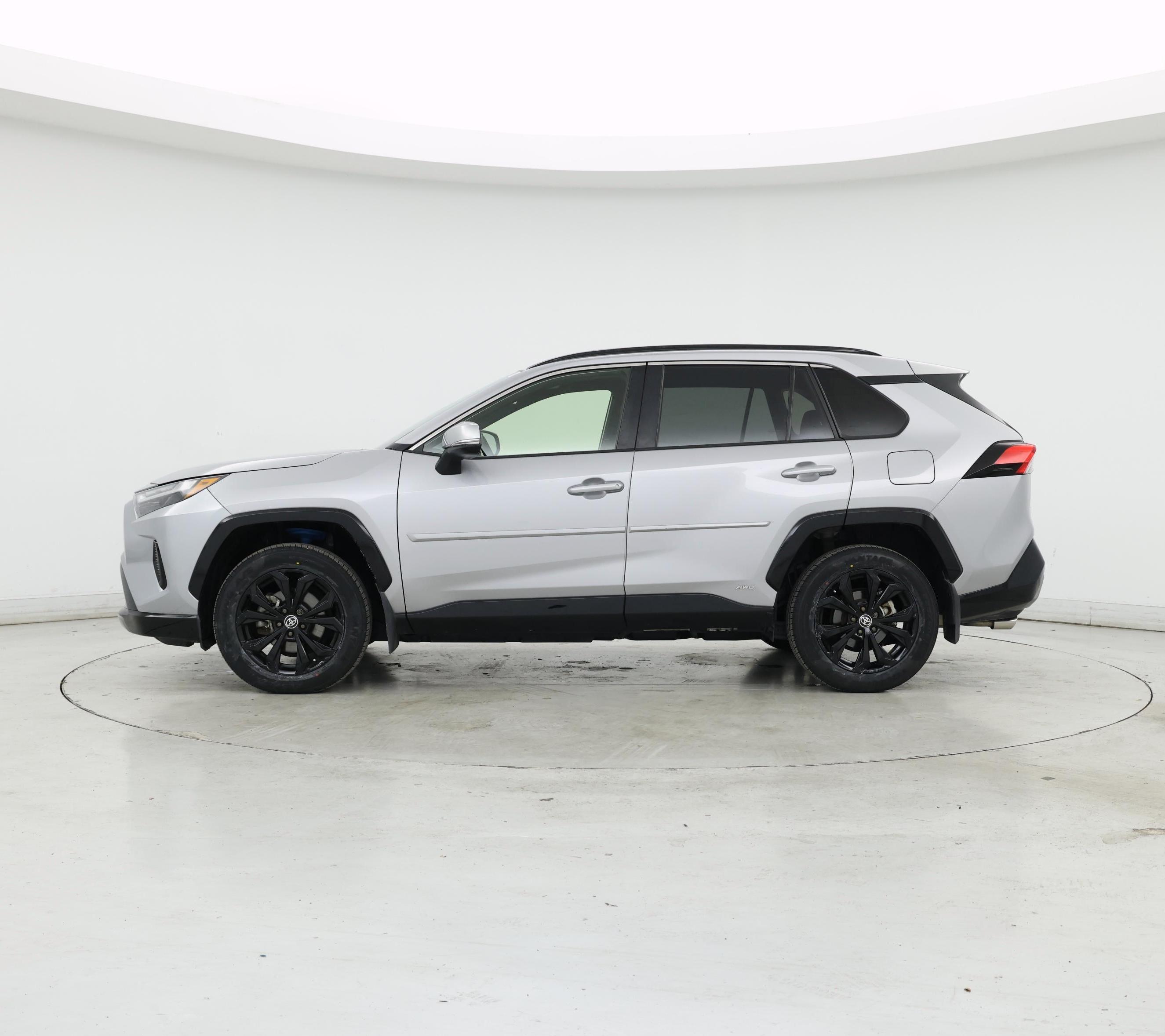 Thumbnail: 2022 Toyota RAV4 - 3