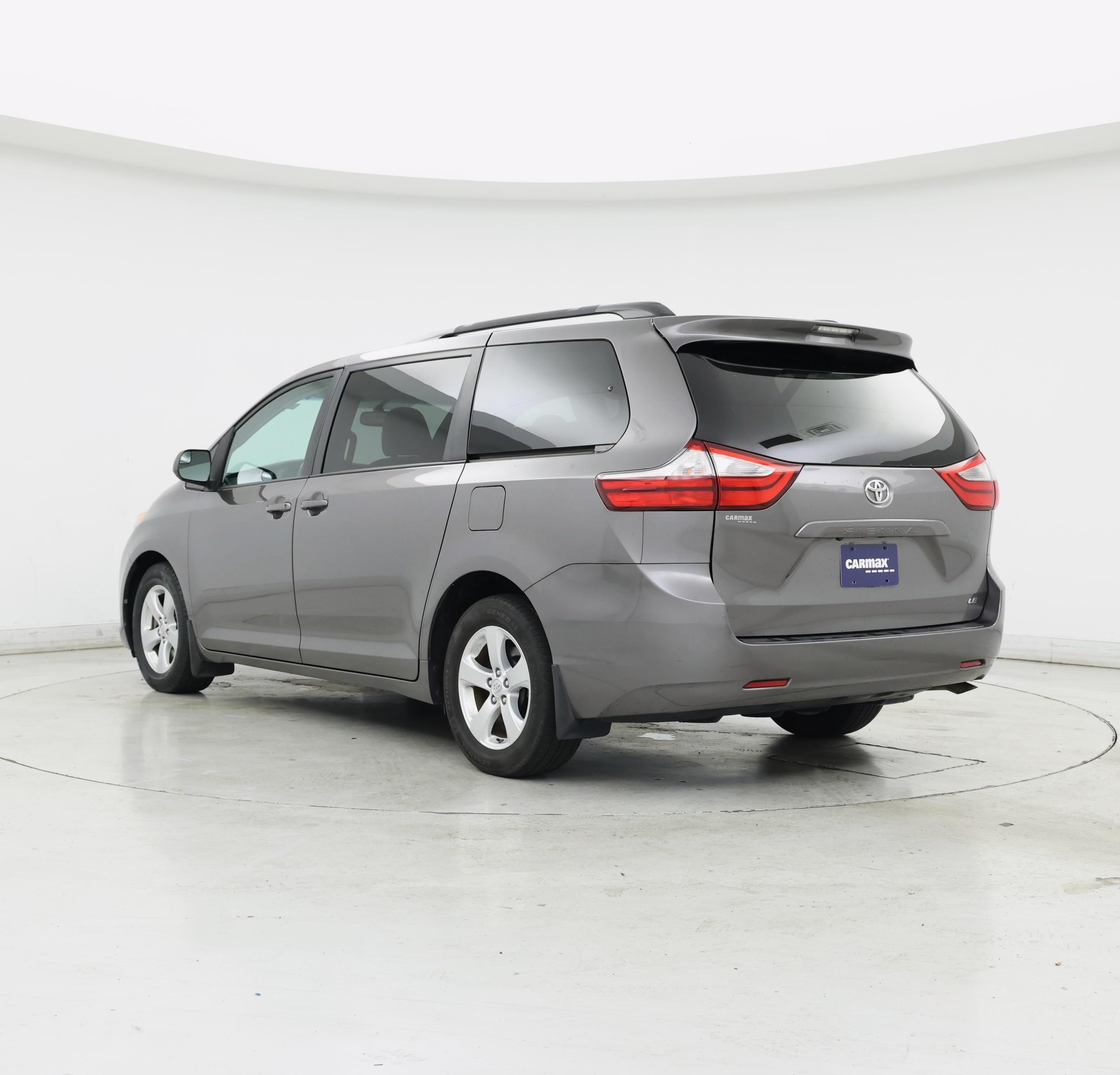 Thumbnail: 2017 Toyota Sienna - 2