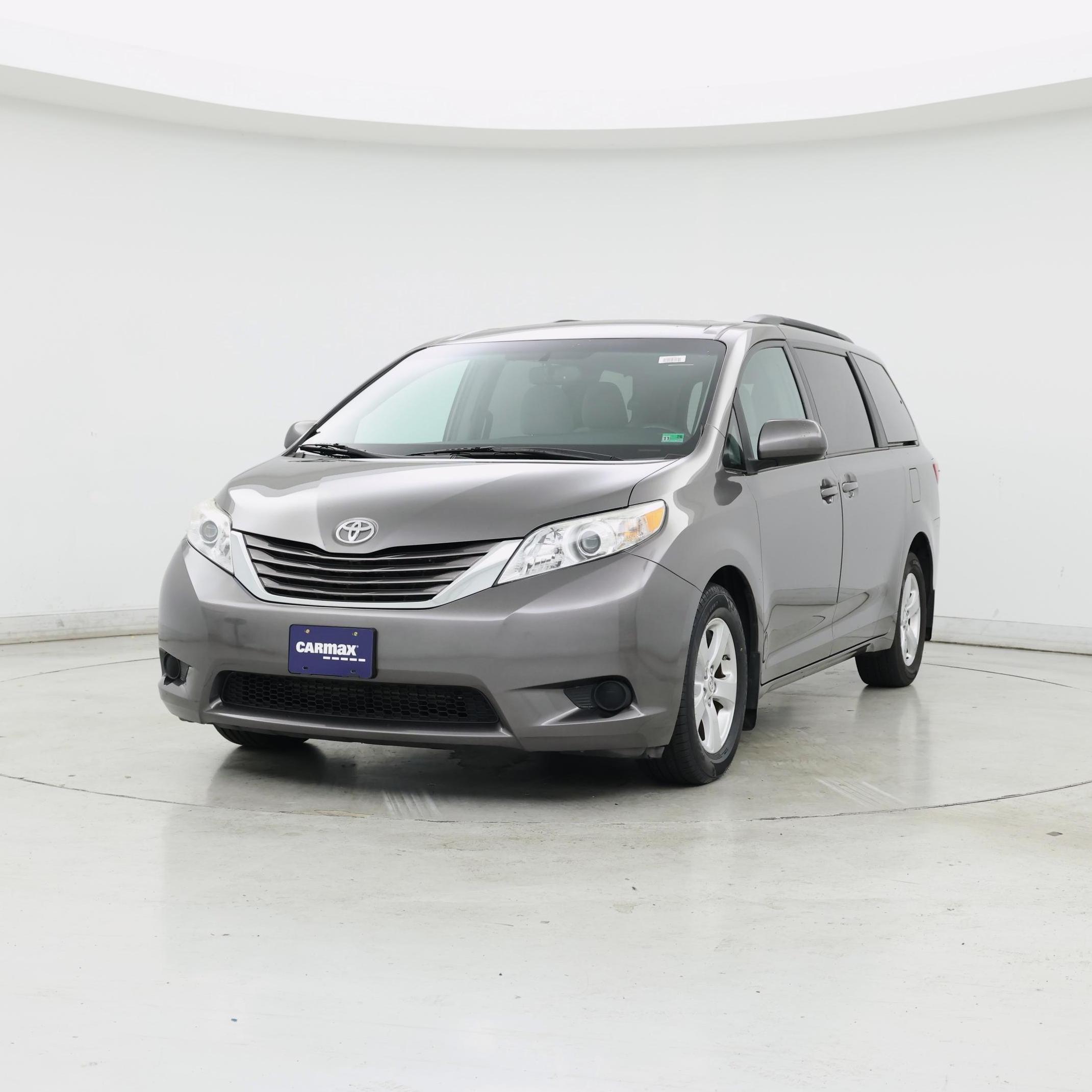 Thumbnail: 2017 Toyota Sienna - 4