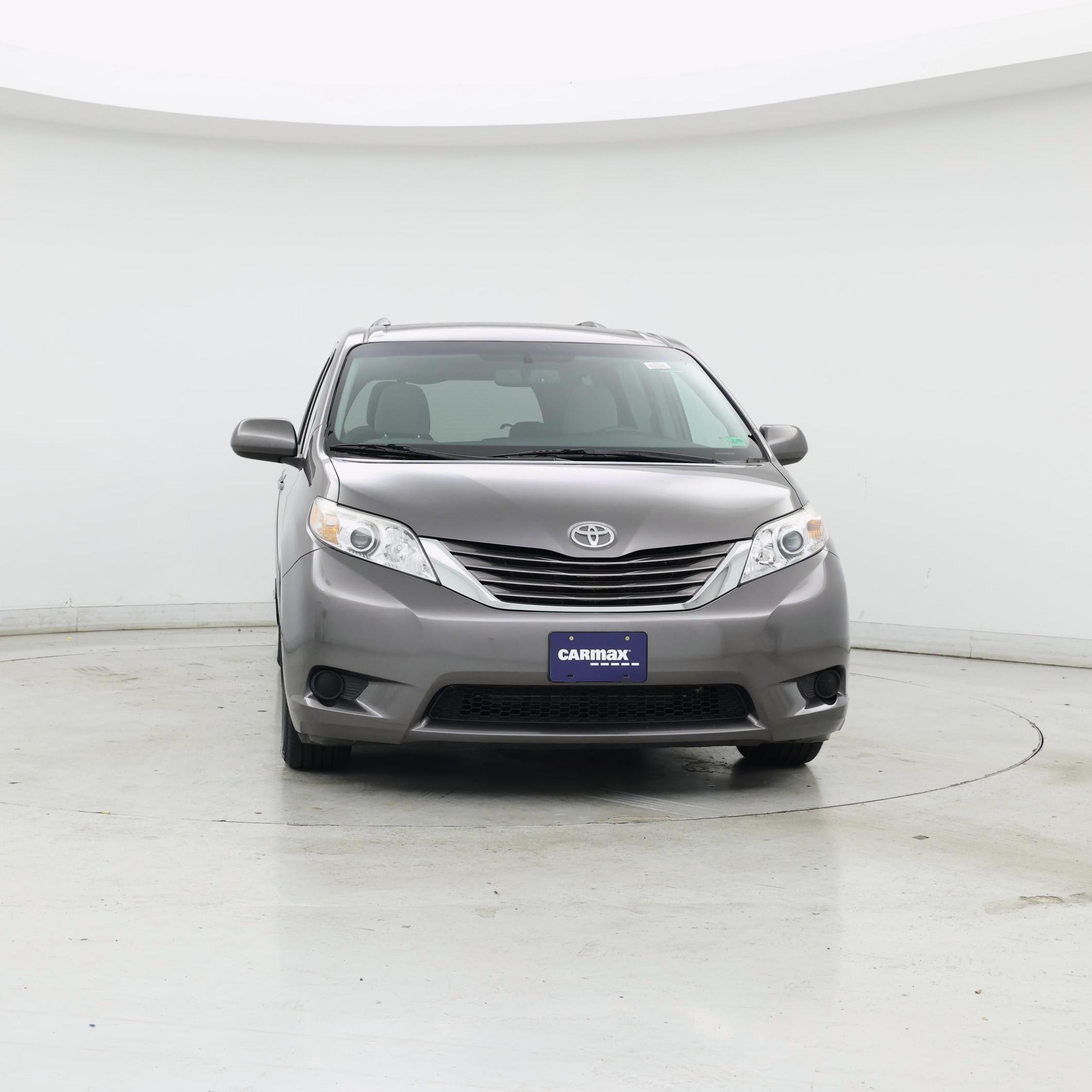 Thumbnail: 2017 Toyota Sienna - 5