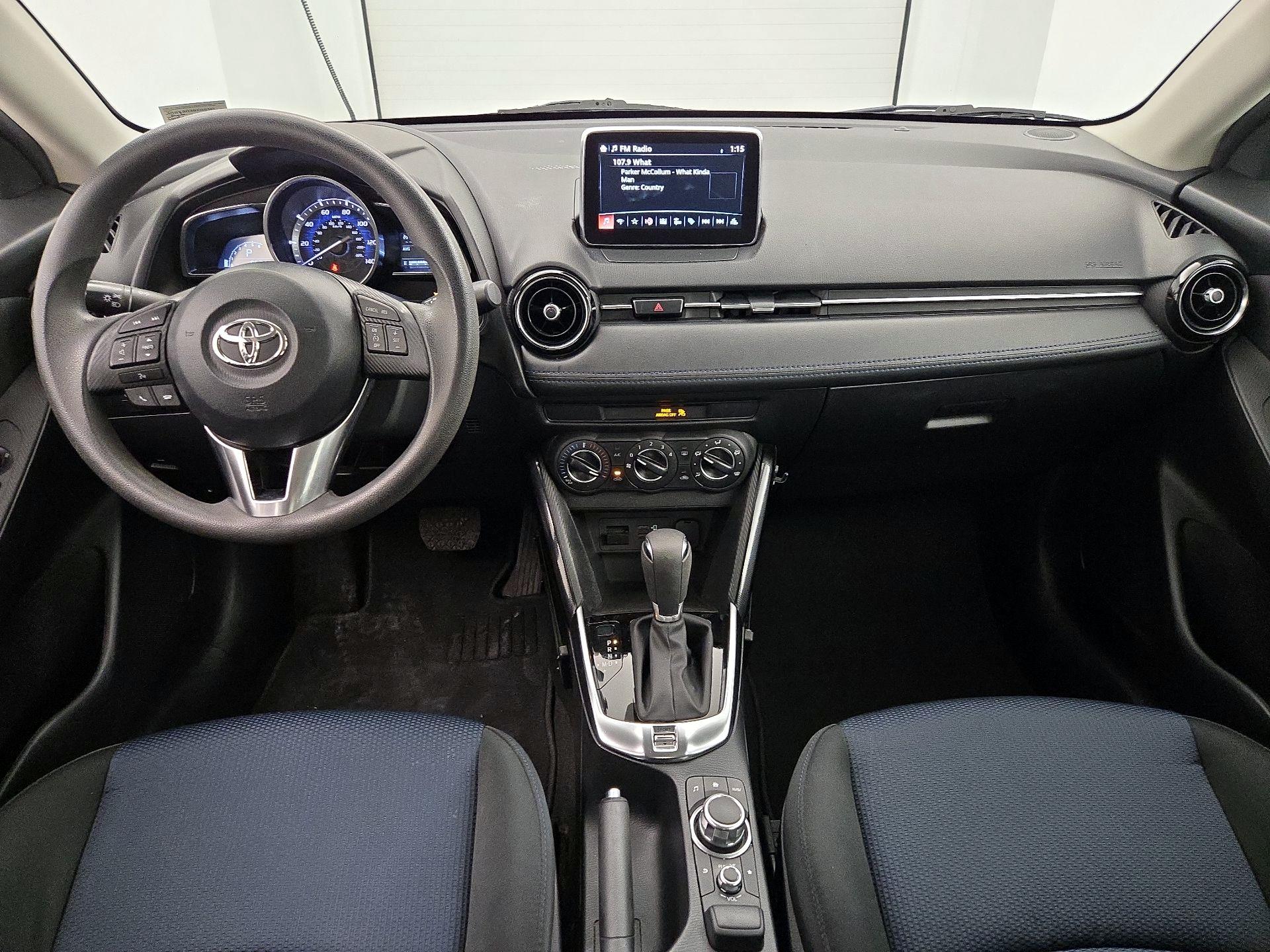 Thumbnail: 2017 Toyota Yaris iA - 9