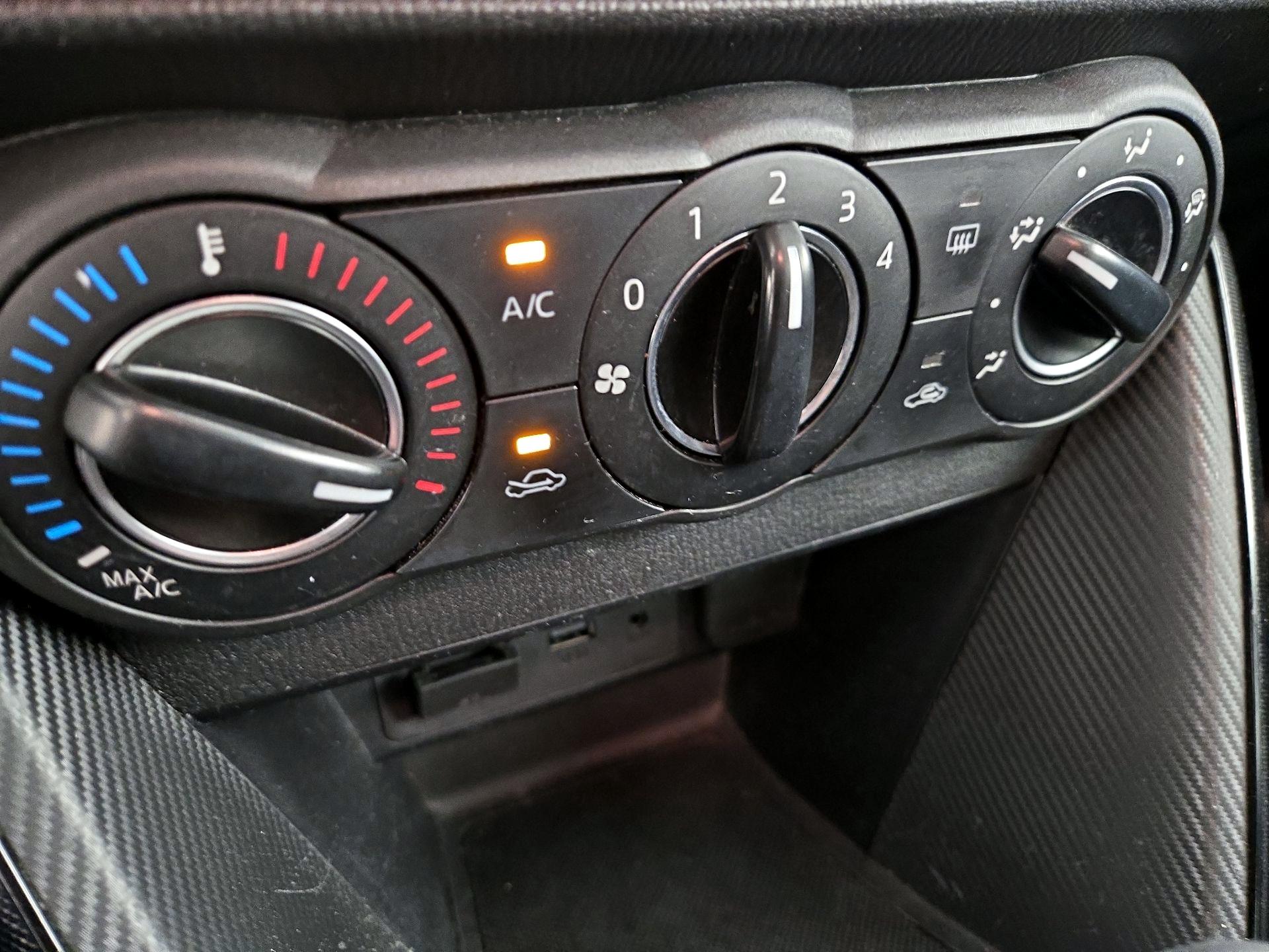 Thumbnail: 2017 Toyota Yaris iA - 16