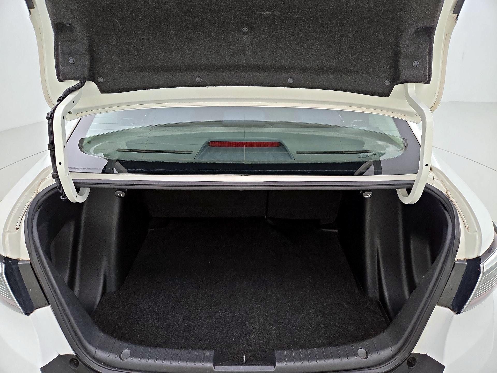 Thumbnail: 2017 Toyota Yaris iA - 20