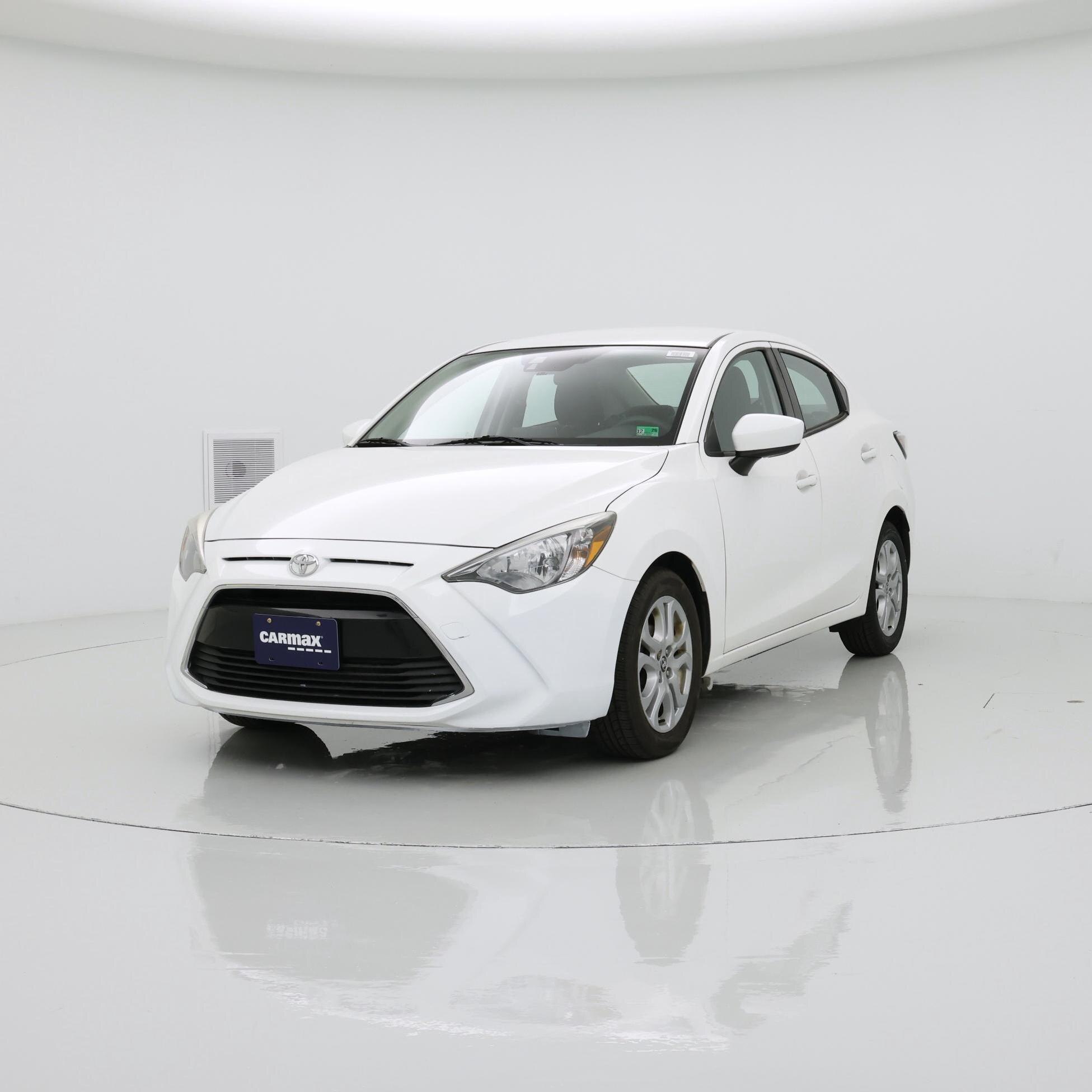 Thumbnail: 2017 Toyota Yaris iA - 4