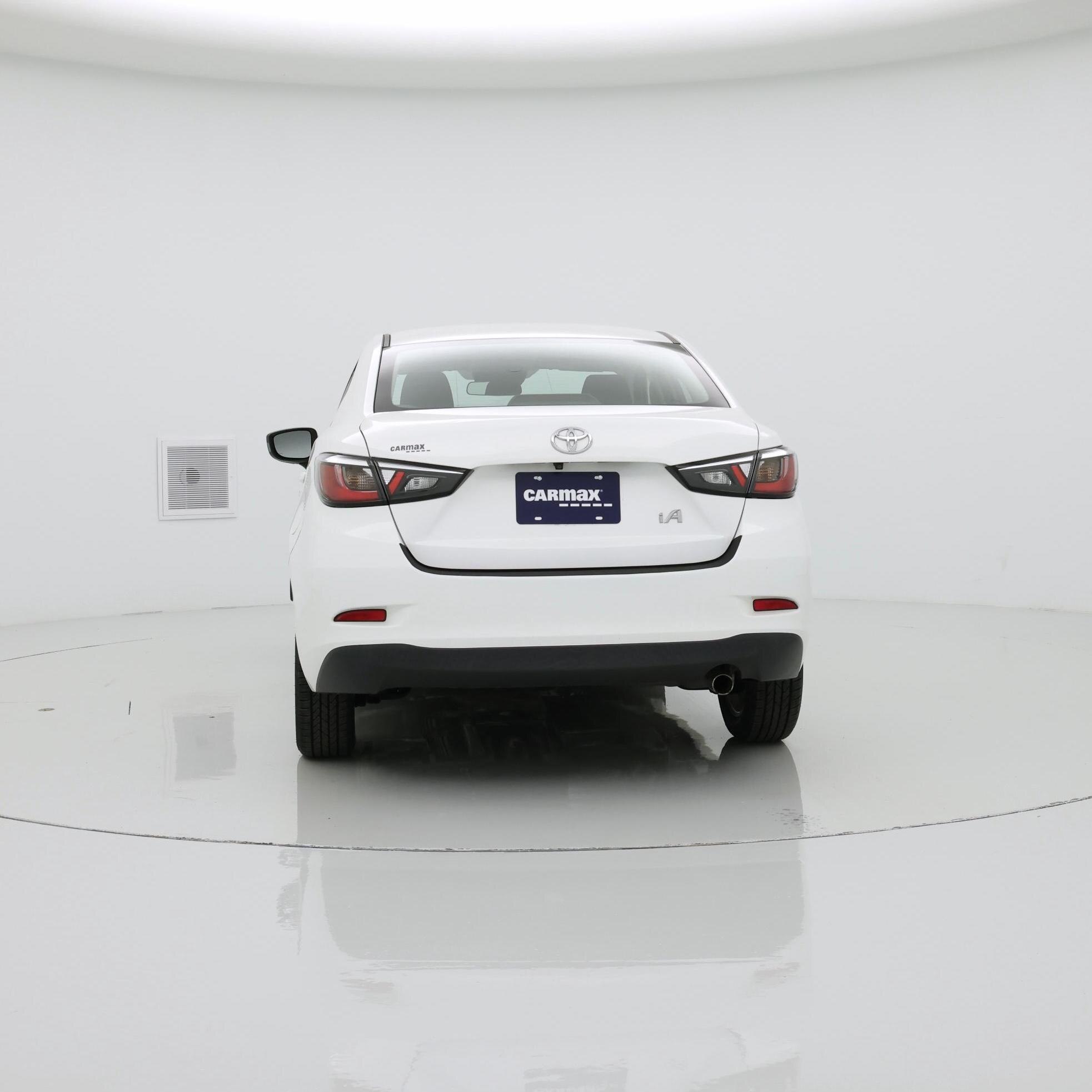 Thumbnail: 2017 Toyota Yaris iA - 6