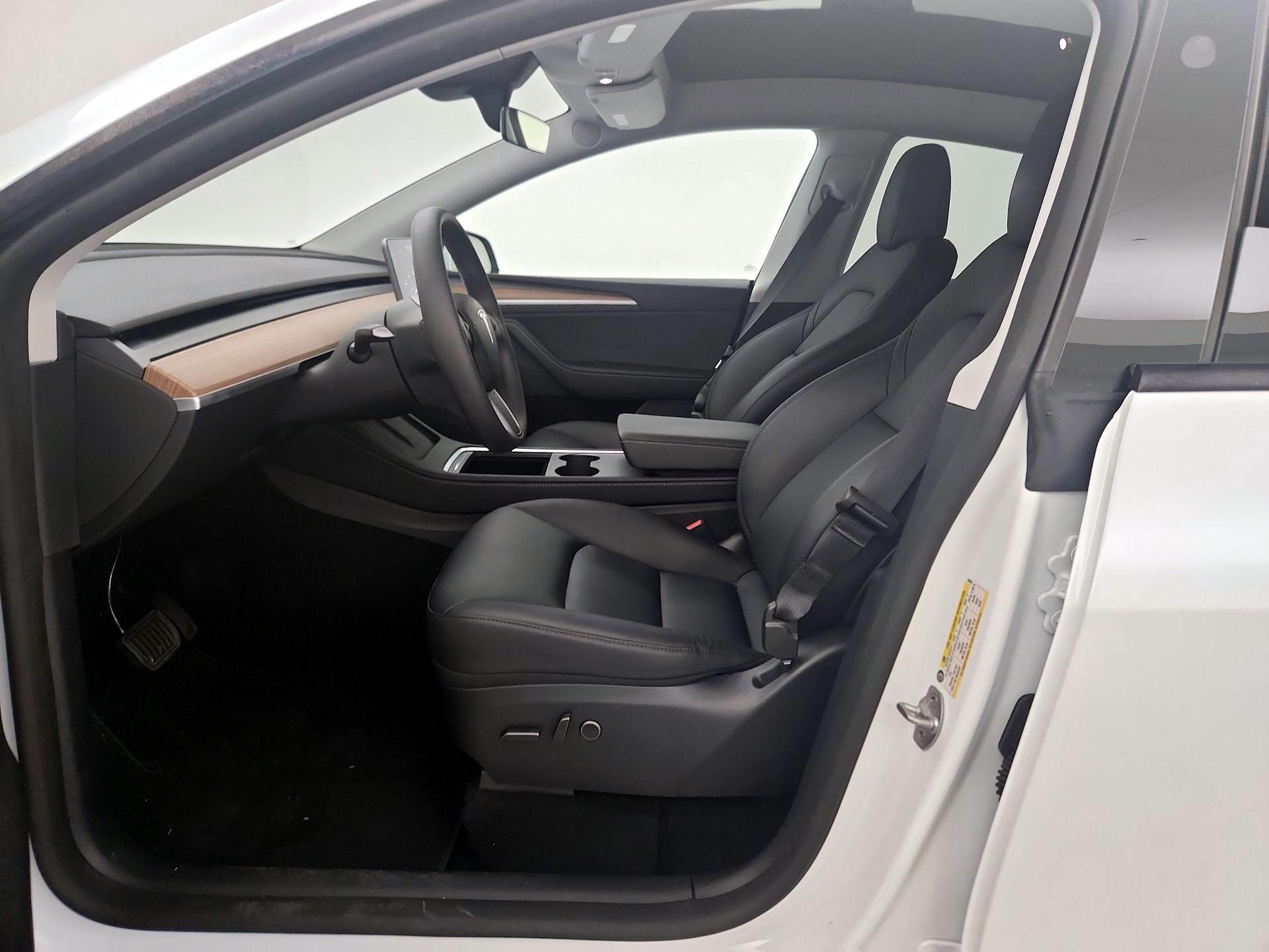 Thumbnail: 2024 Tesla Model Y - 11