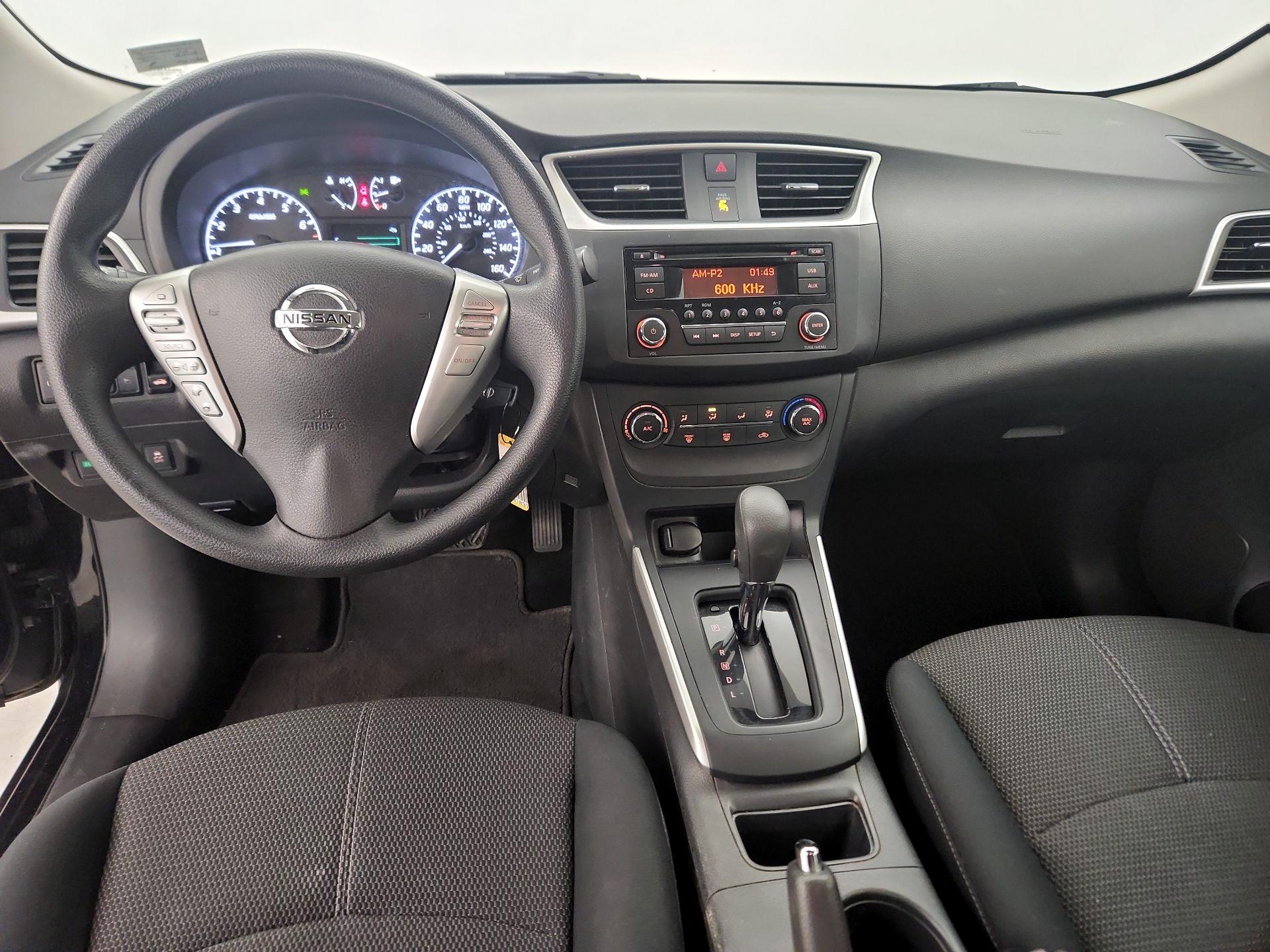 Thumbnail: 2016 Nissan Sentra - 9