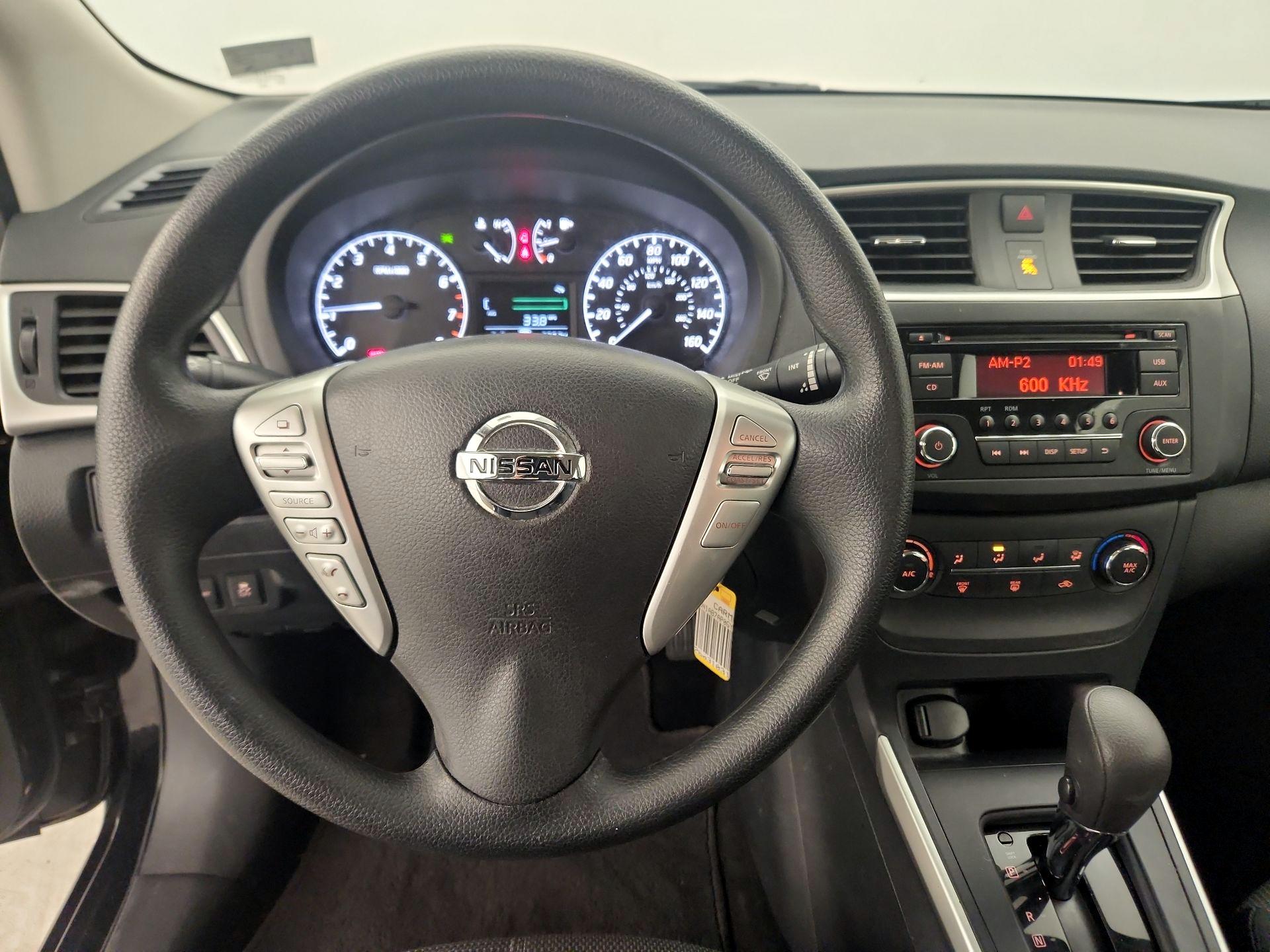 Thumbnail: 2016 Nissan Sentra - 10