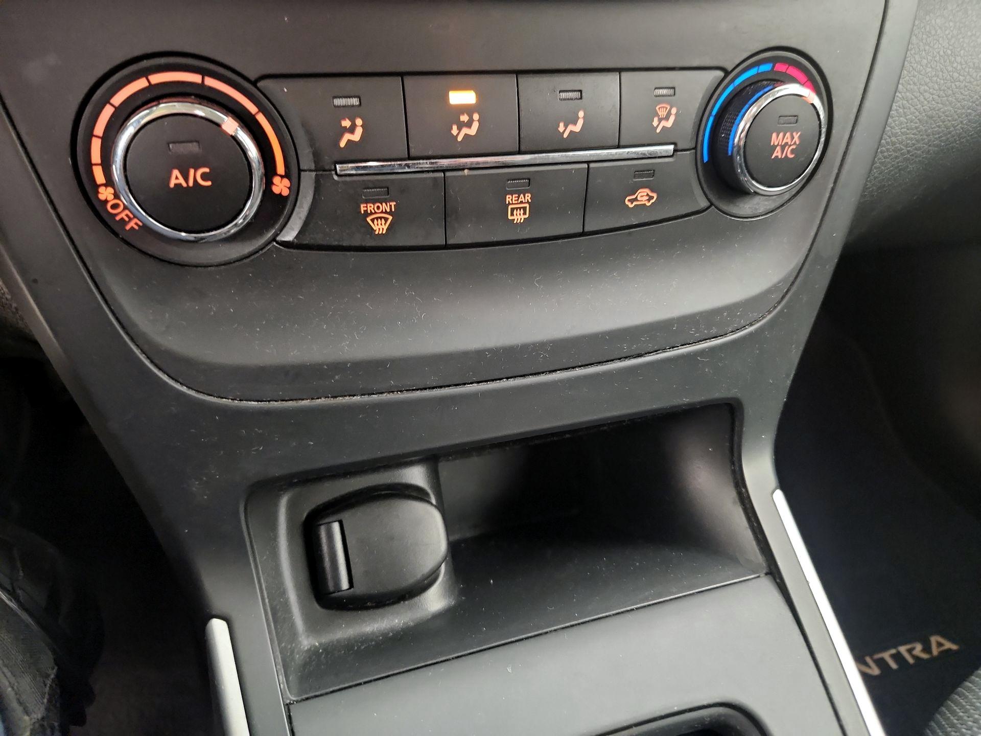 Thumbnail: 2016 Nissan Sentra - 15