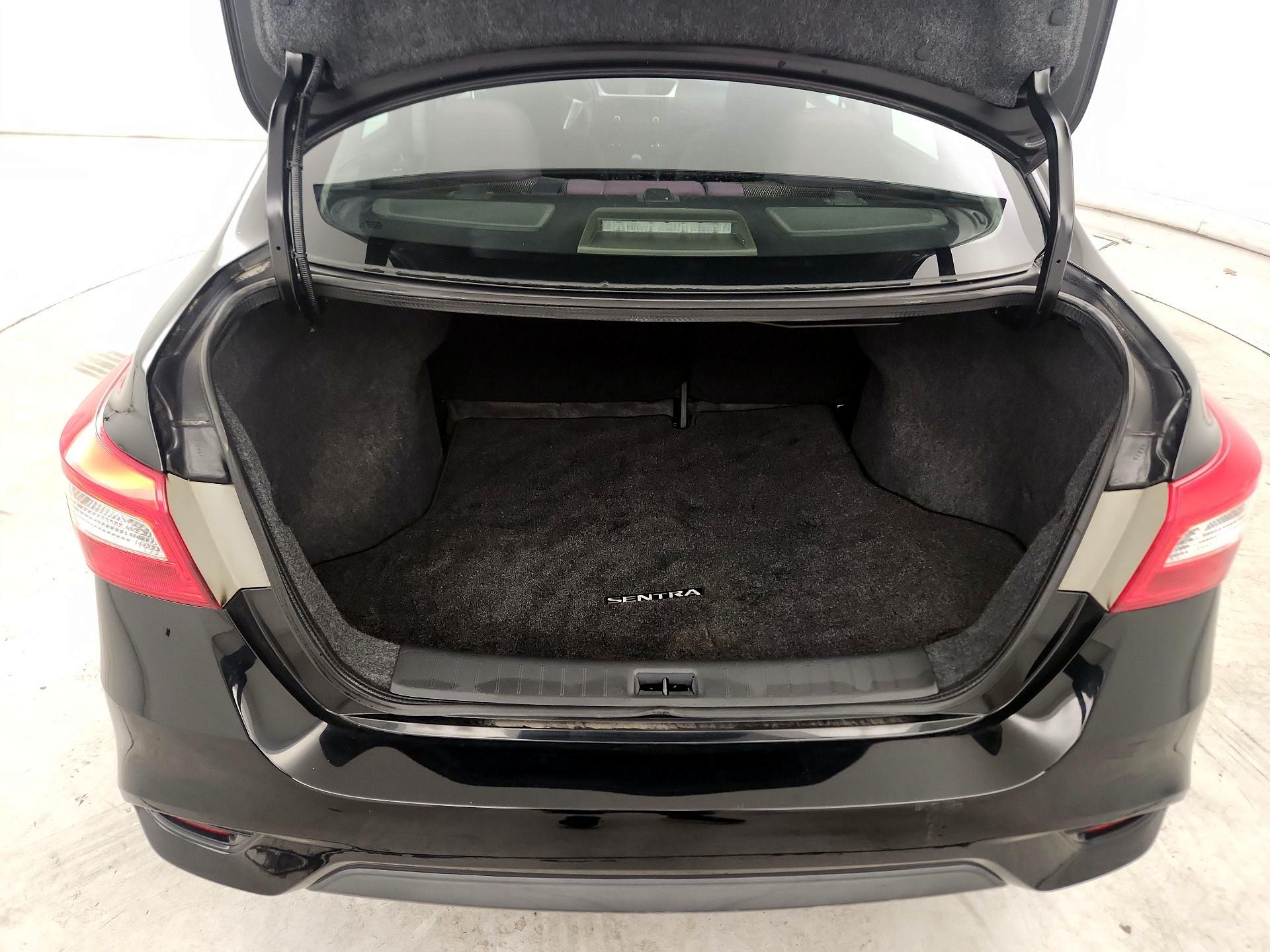 Thumbnail: 2016 Nissan Sentra - 19