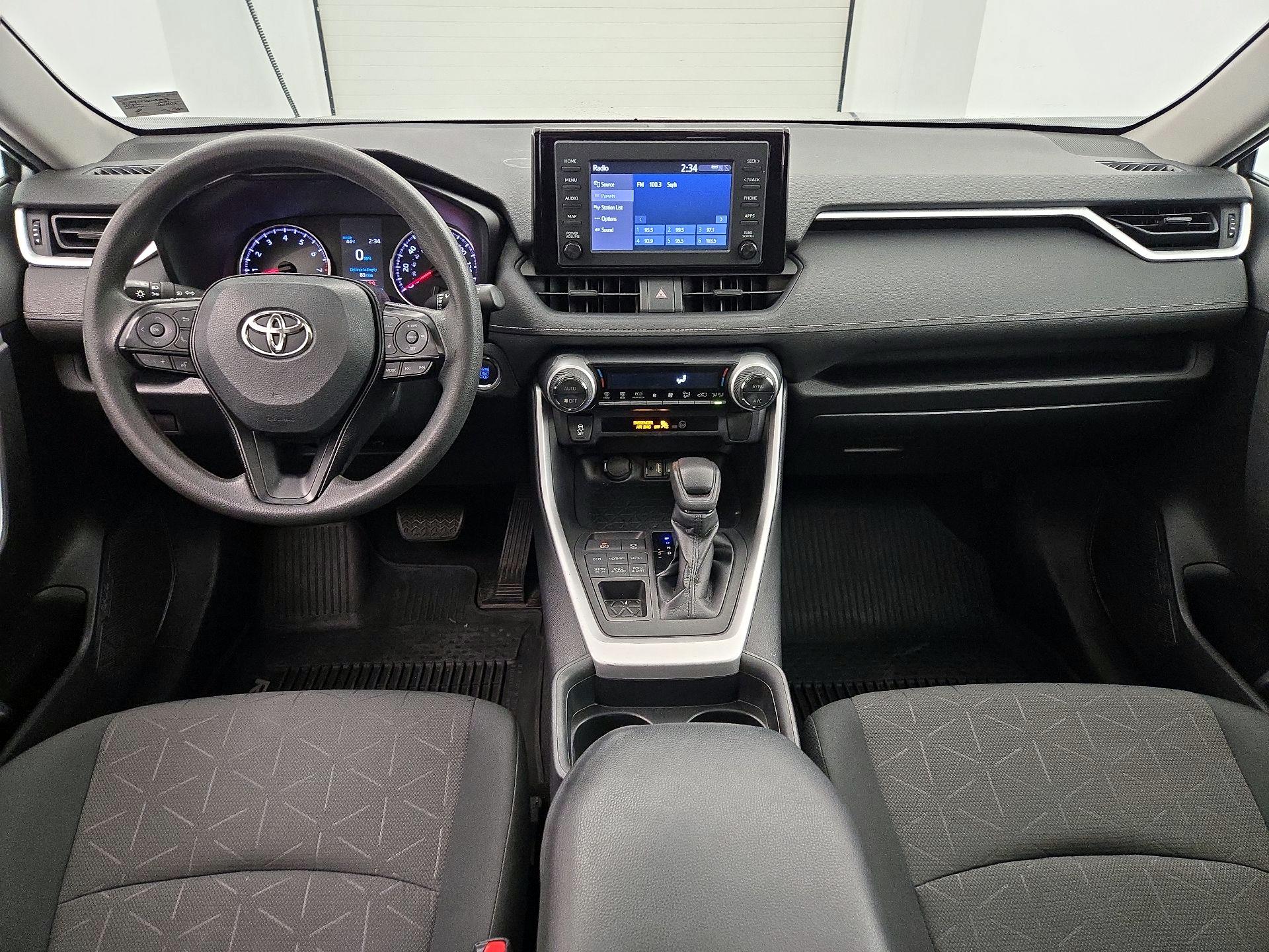 Thumbnail: 2019 Toyota RAV4 - 9