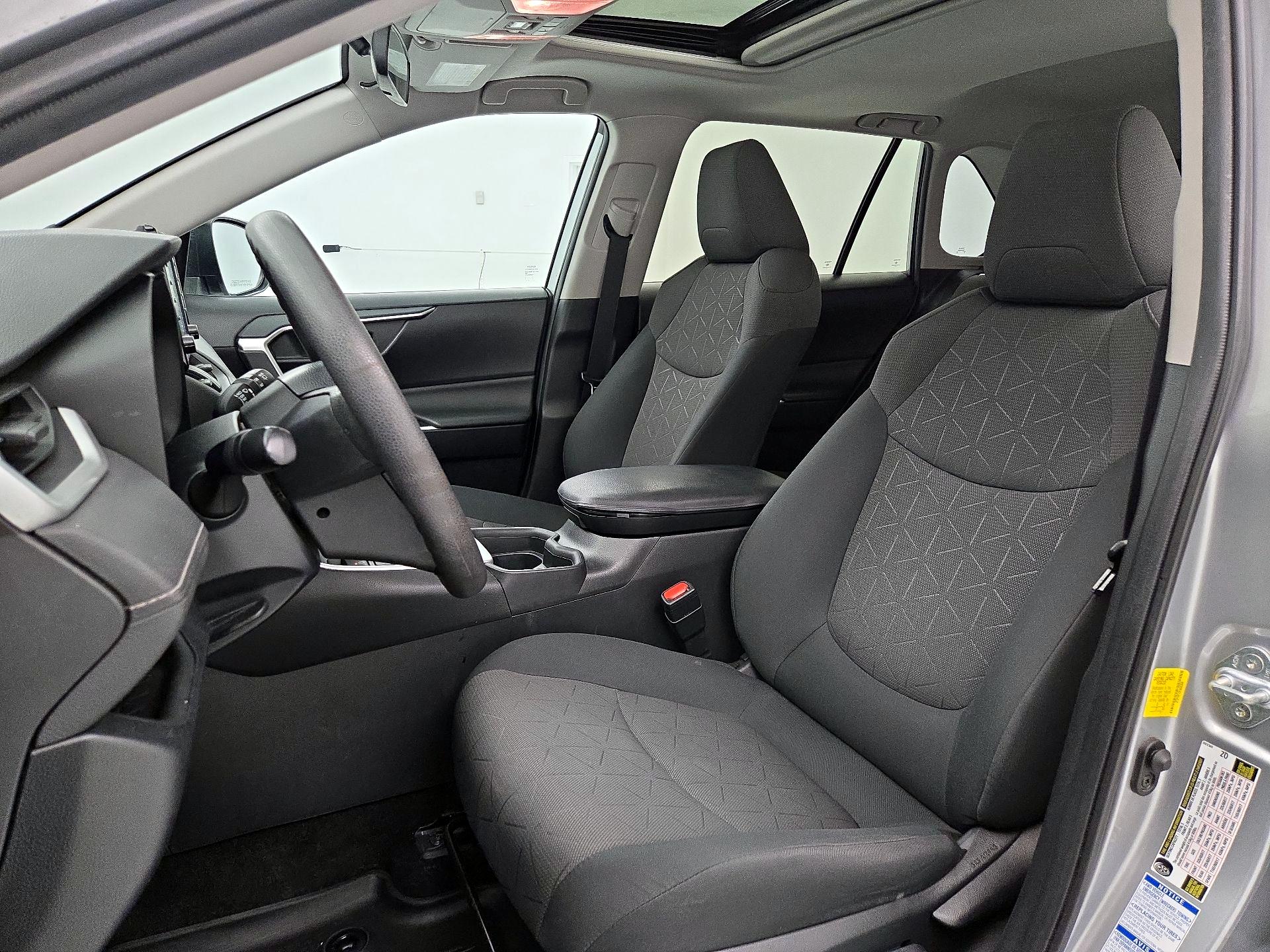 Thumbnail: 2019 Toyota RAV4 - 11