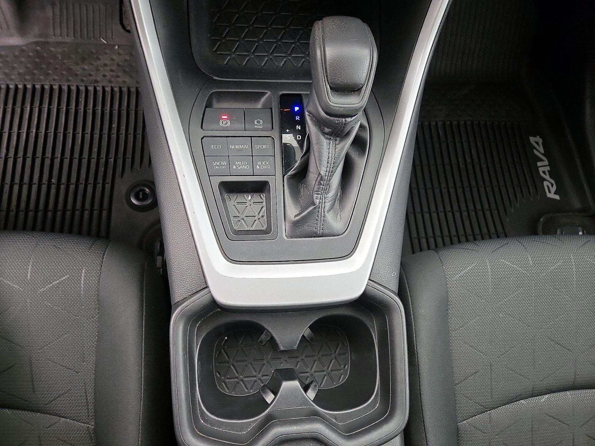 Thumbnail: 2019 Toyota RAV4 - 17