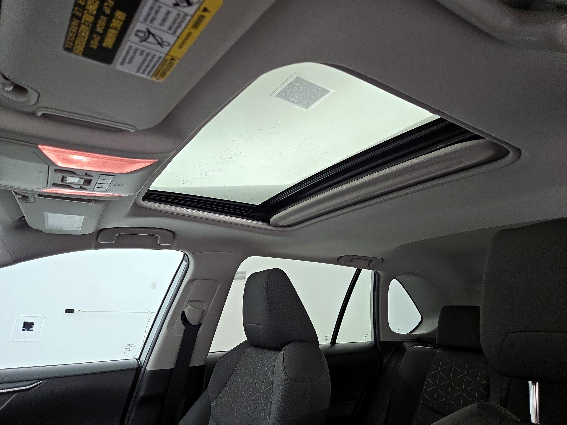 Thumbnail: 2019 Toyota RAV4 - 19