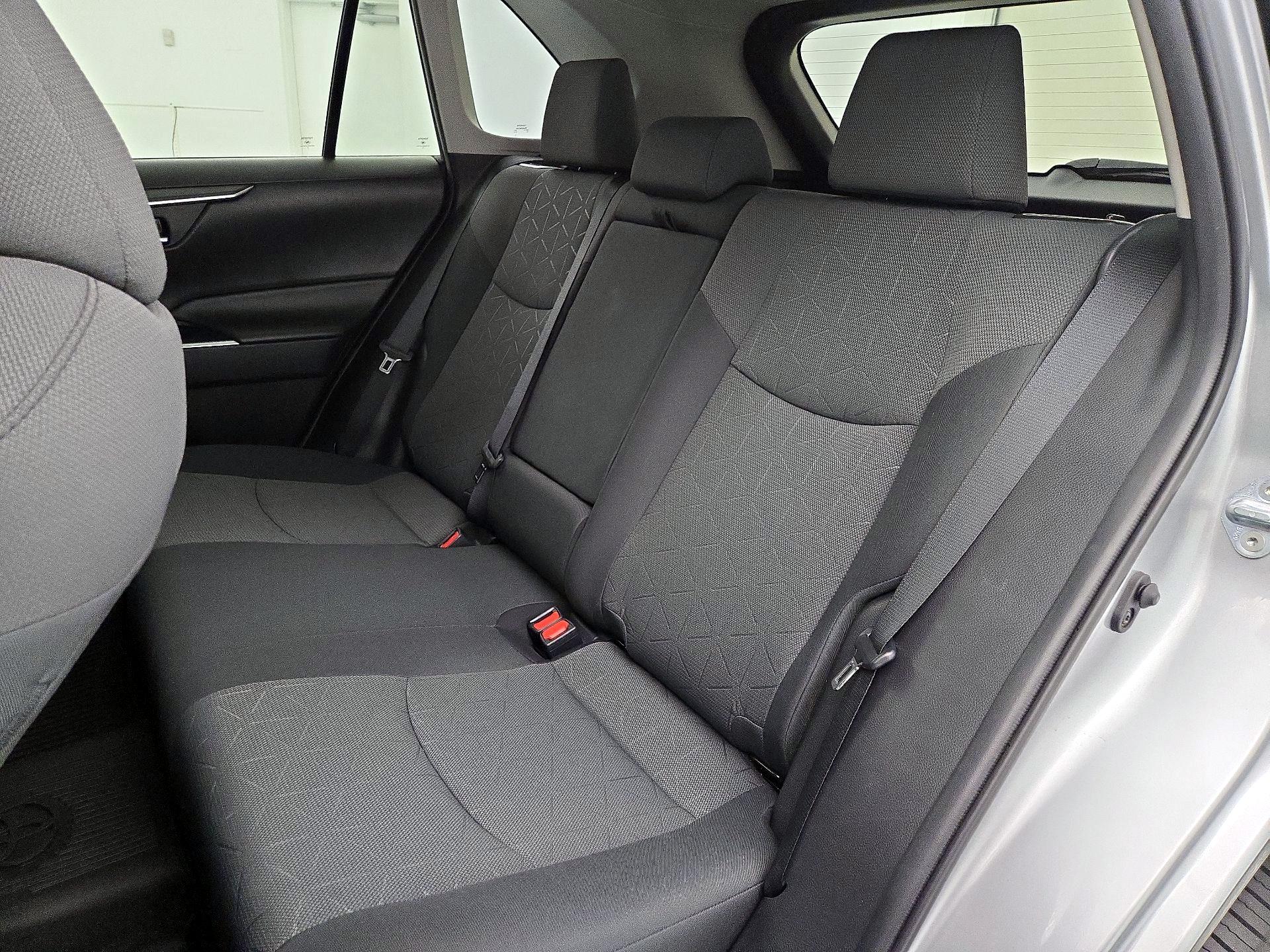 Thumbnail: 2019 Toyota RAV4 - 20